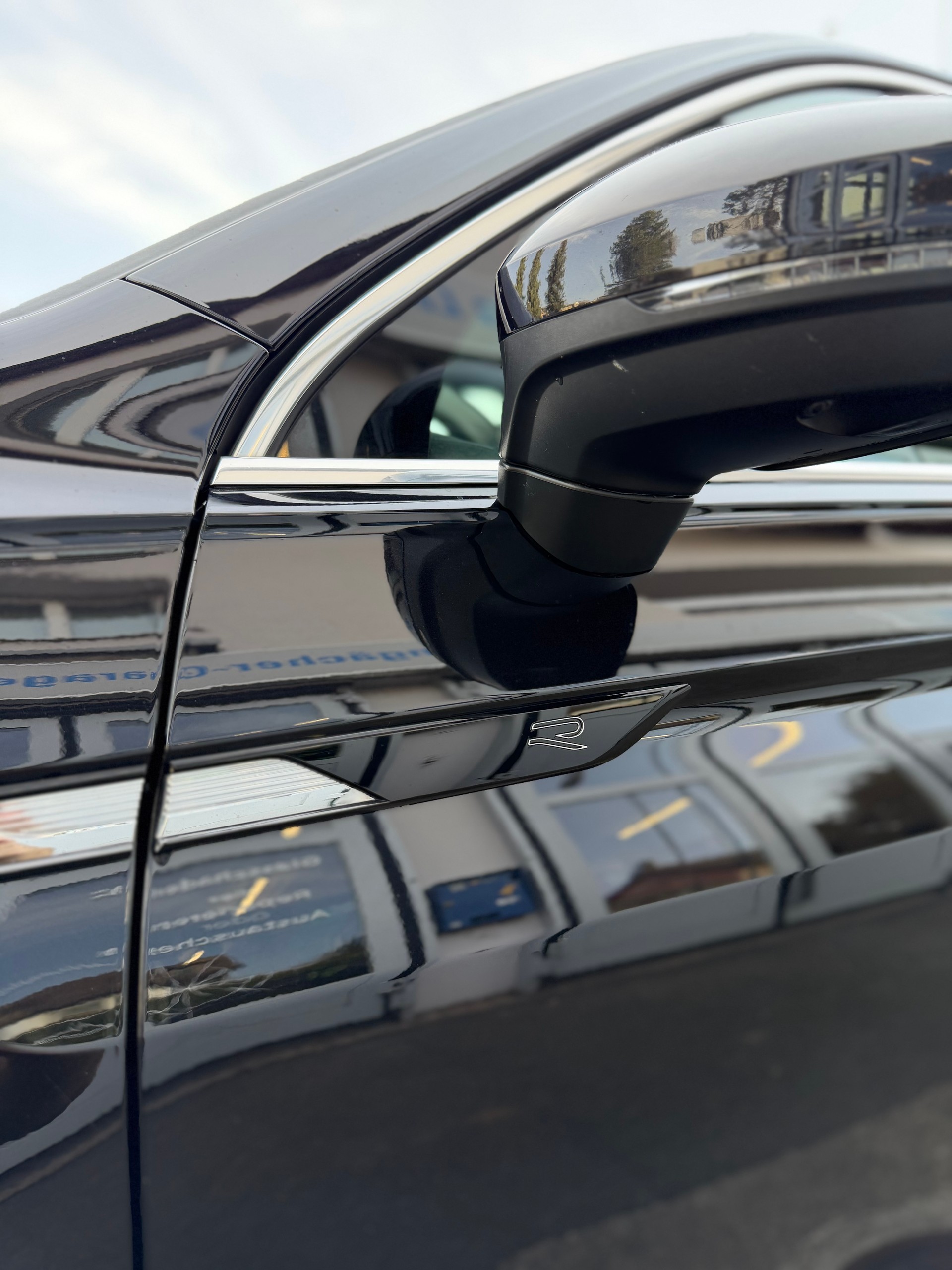 VW Tiguan 2.0TSI R-Line 4Motion DSG-image-15