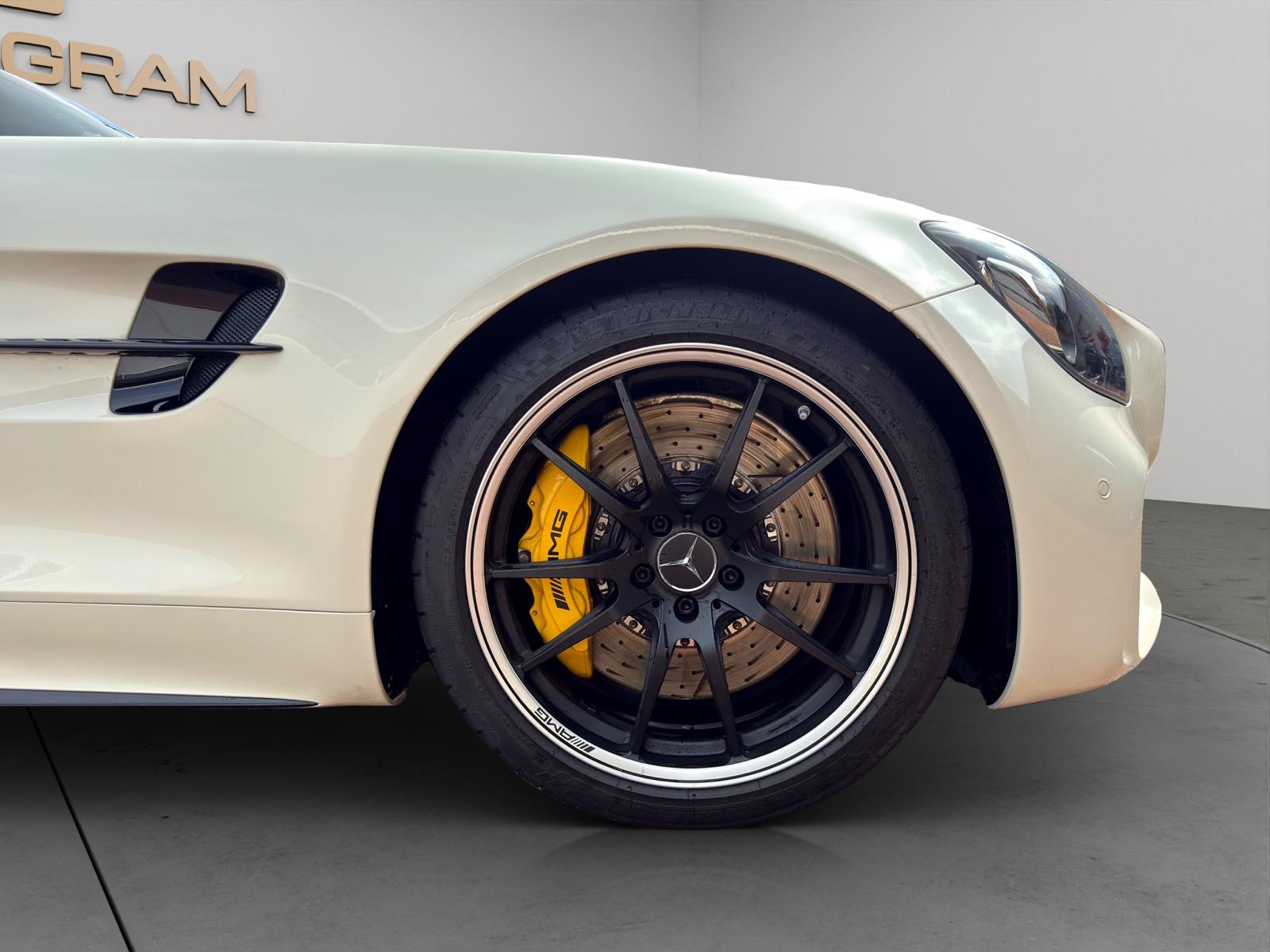 MERCEDES-BENZ AMG GT R Speedshift DCT-image-11