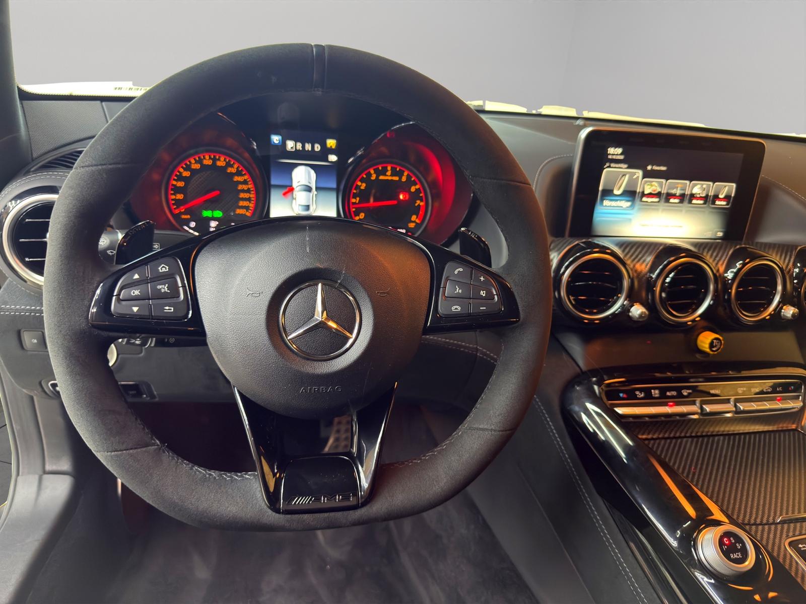 MERCEDES-BENZ AMG GT R Speedshift DCT-image-16