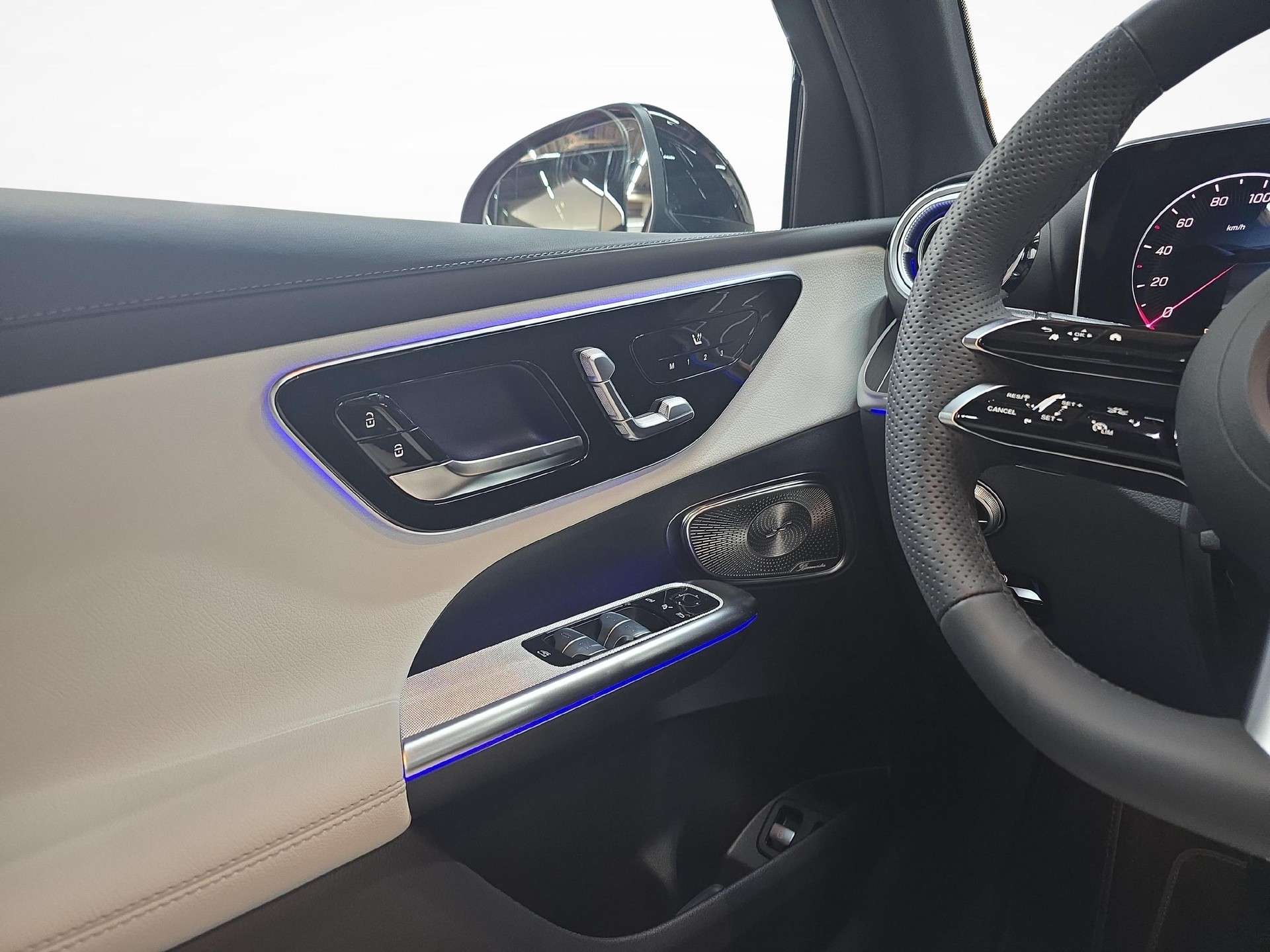 MERCEDES-BENZ GLC 400 e 4MATIC EQ Star AMG Line-image-6