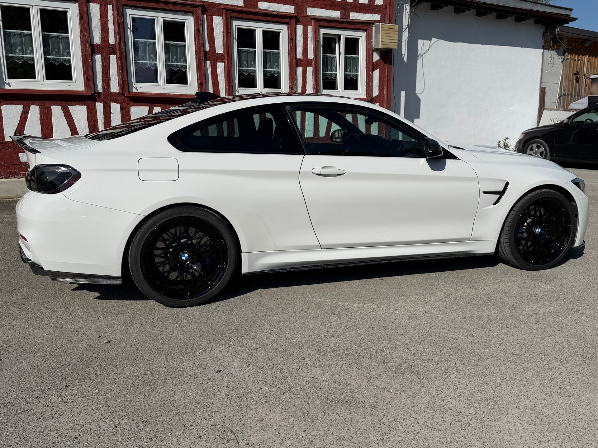BMW M4 Competition-image-5