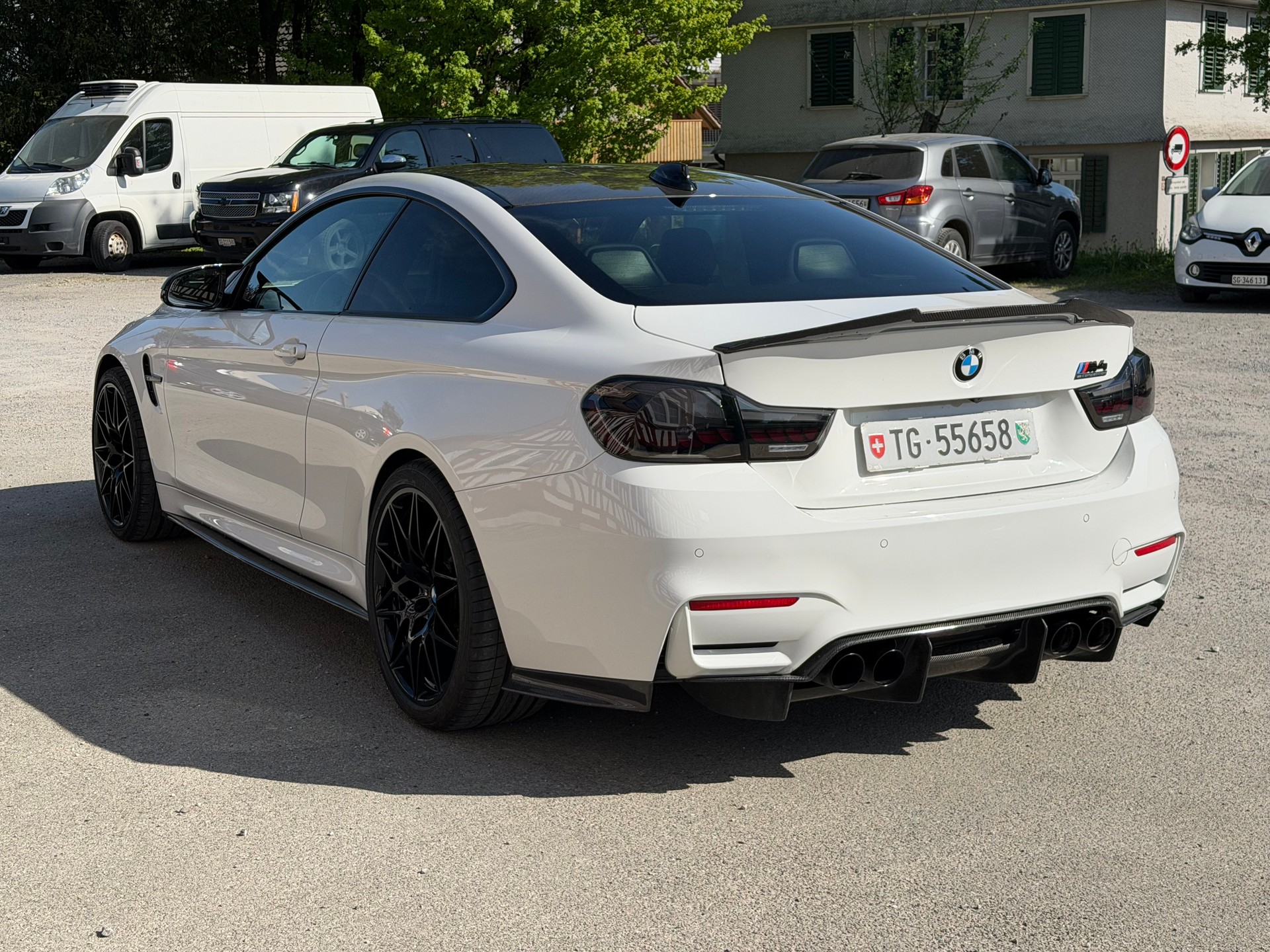 BMW M4 Competition-image-2