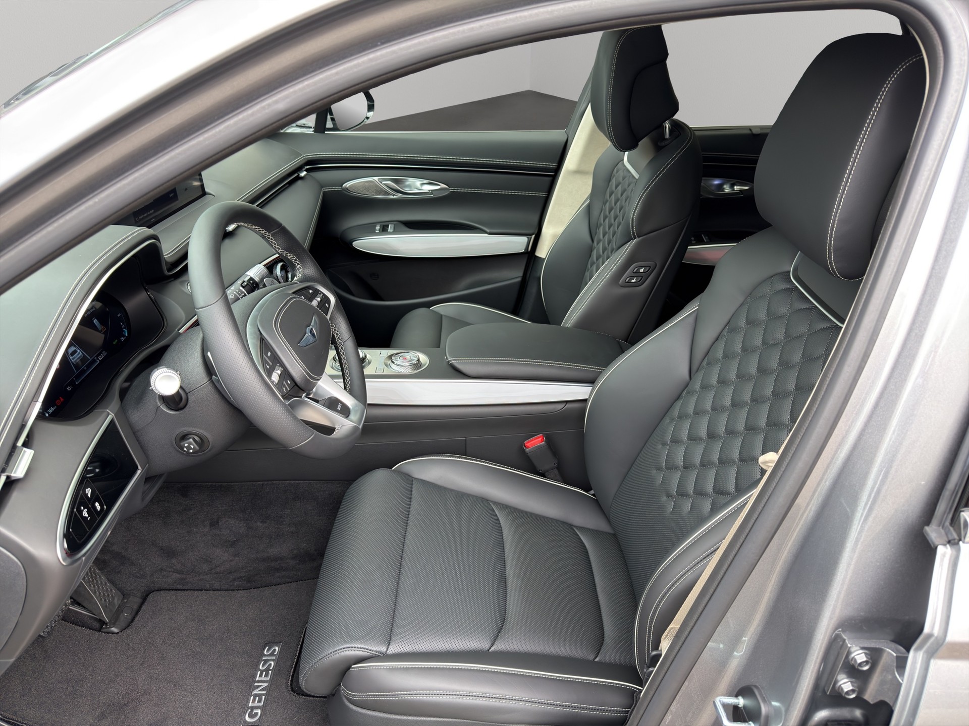 GENESIS GV70 Dual Motor Sport AWD-image-6