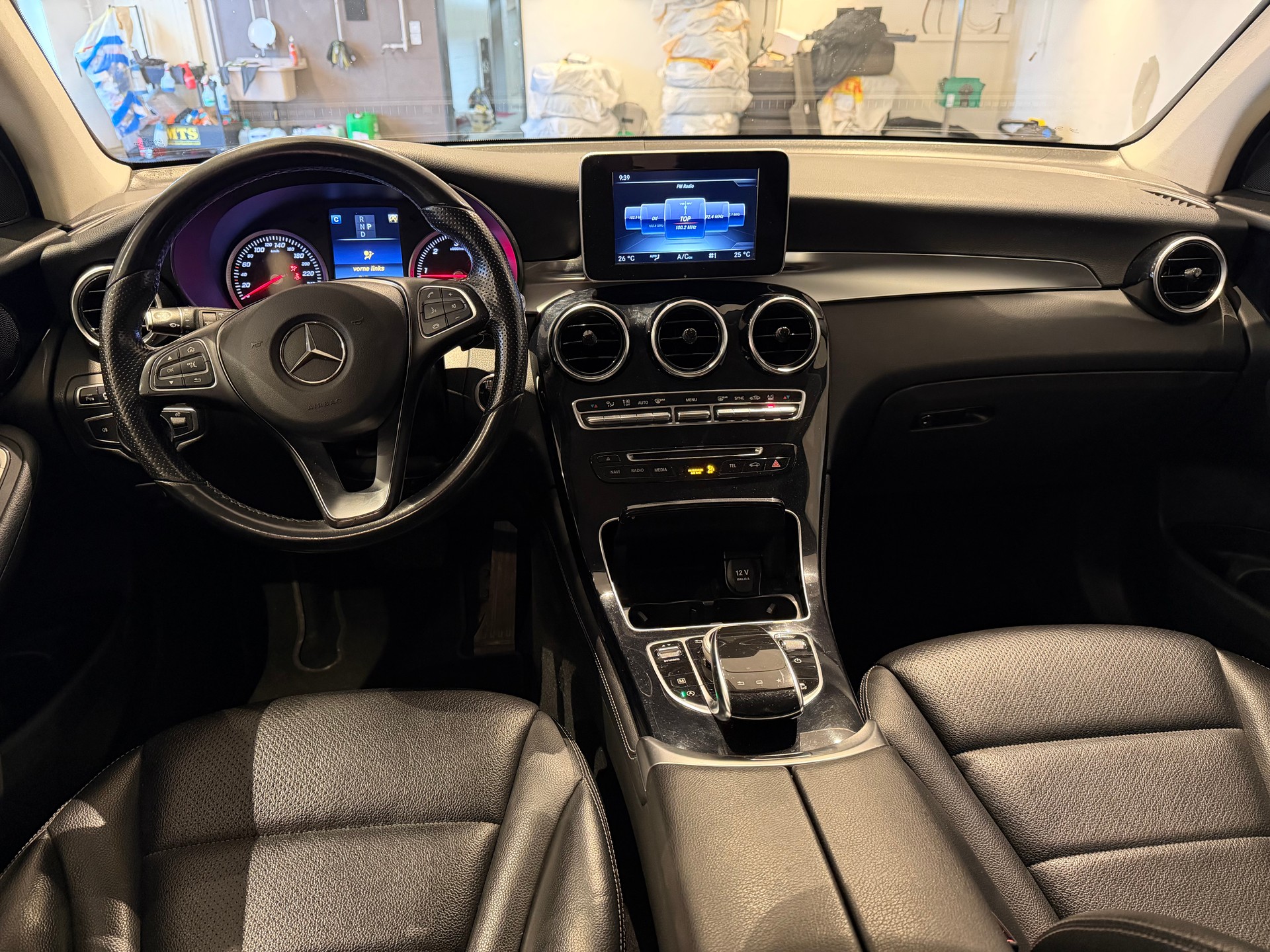 MERCEDES-BENZ GLC 220 d AMG Line 4m-image-9