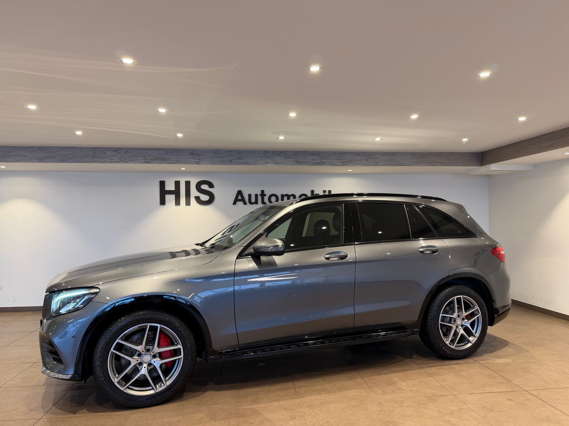 MERCEDES-BENZ GLC 220 d AMG Line 4m-image-2