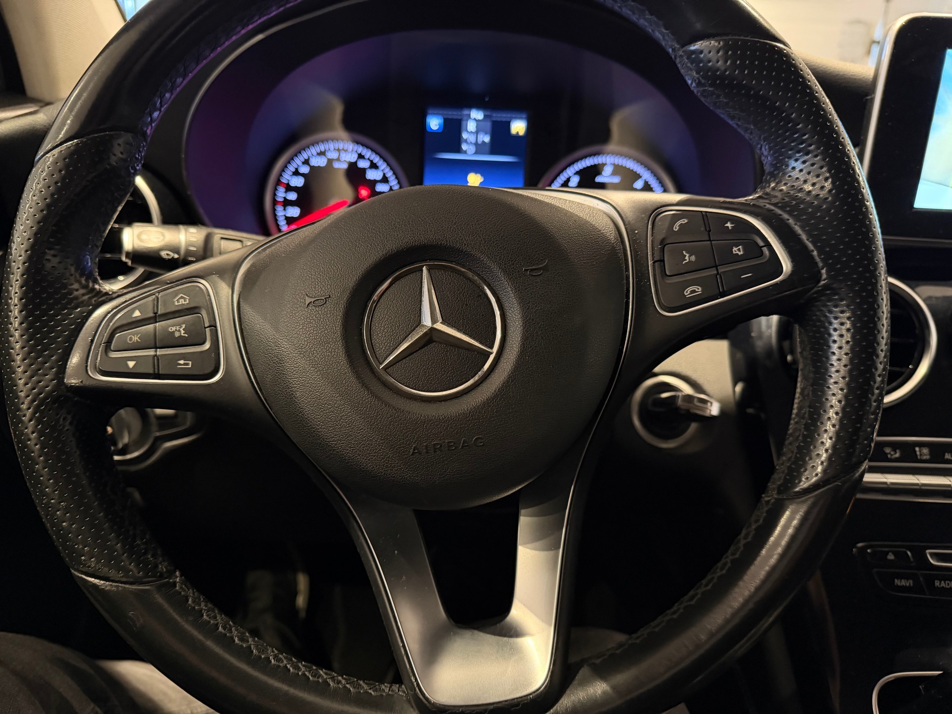MERCEDES-BENZ GLC 220 d AMG Line 4m-image-13
