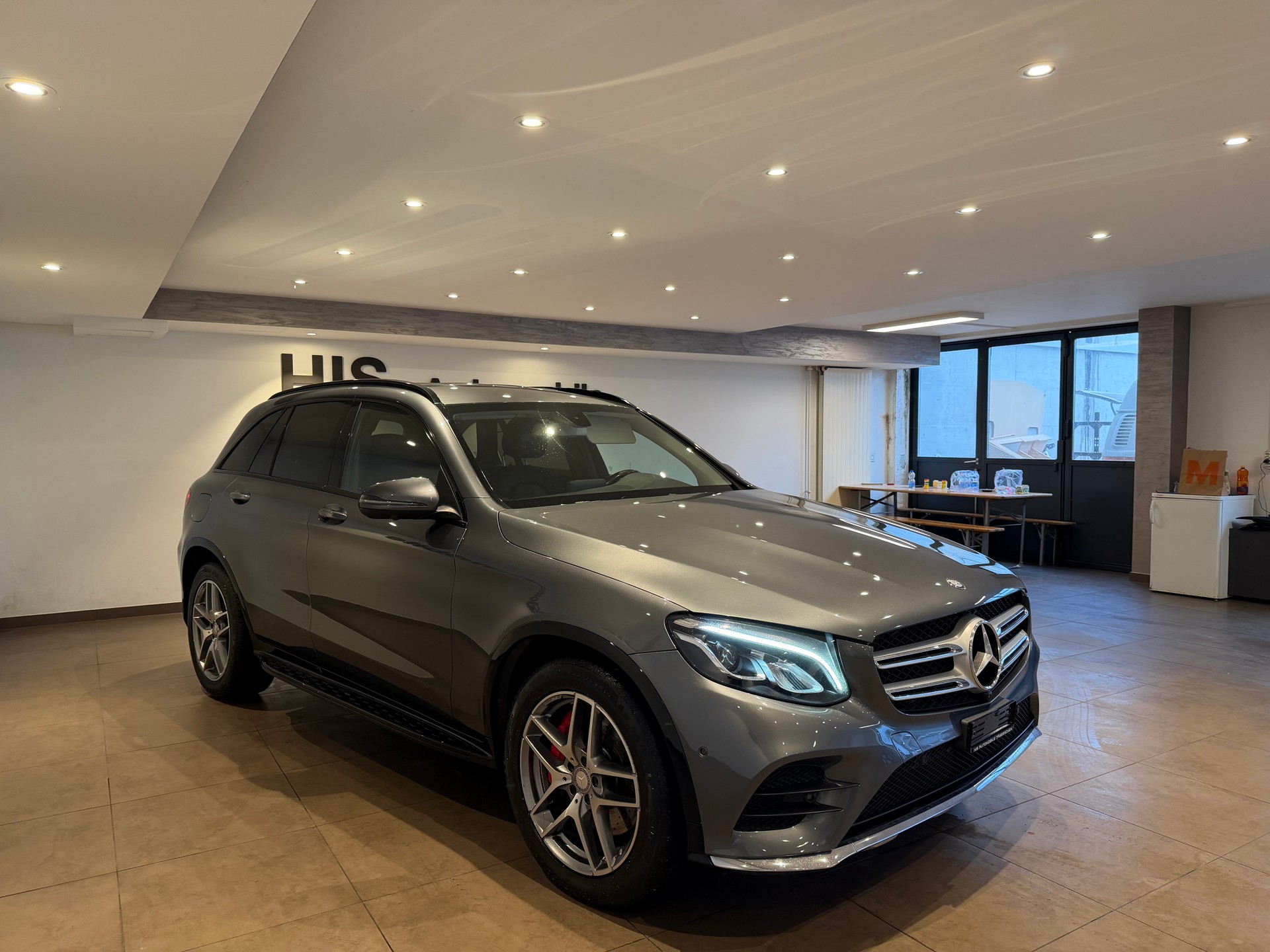 MERCEDES-BENZ GLC 220 d AMG Line 4m-image-5