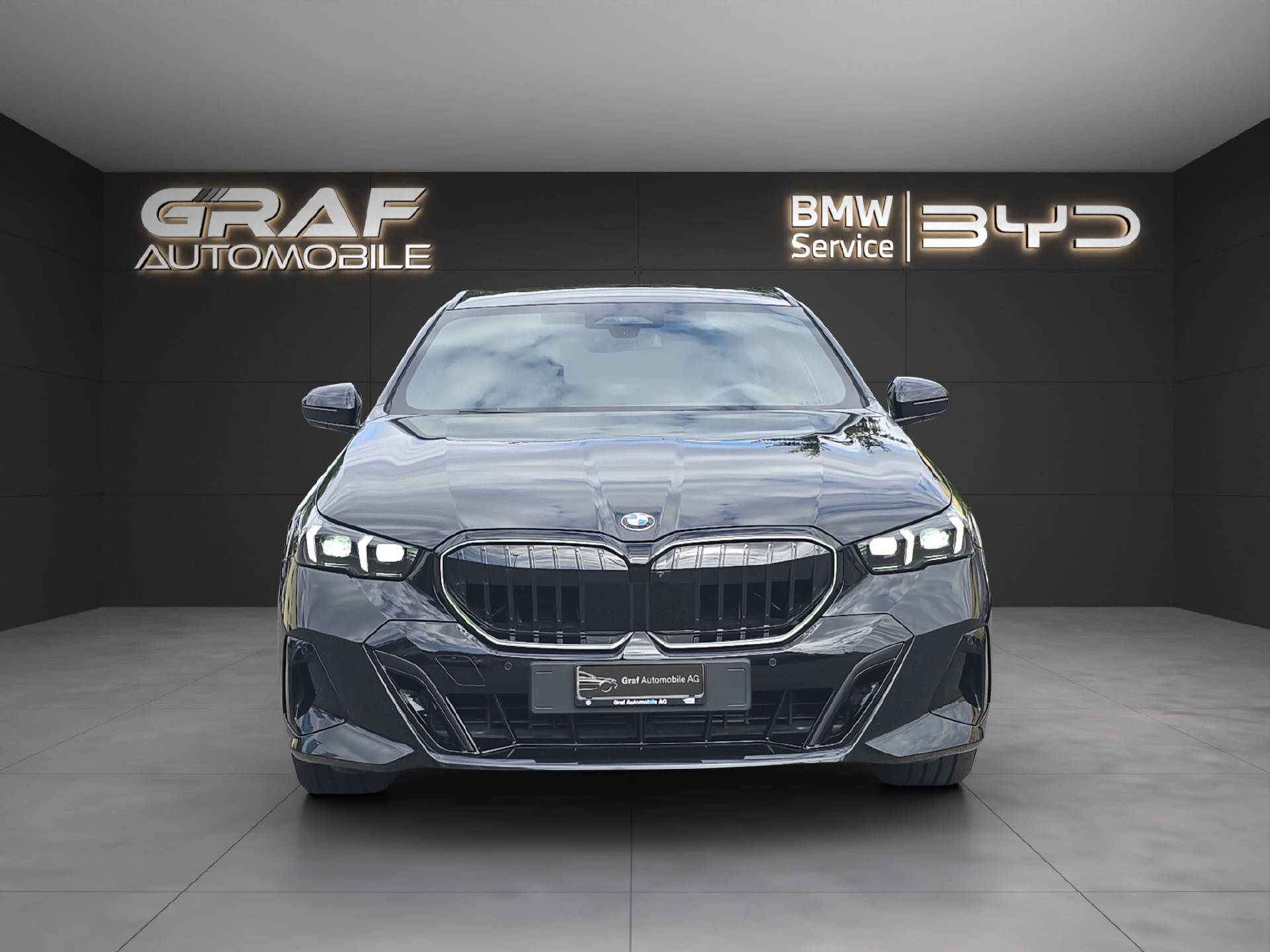 BMW 520d xDrive Touring M Sport PRO ** VOLLAUSSTATTUNG // 5 Jahre GARANTIE // 2'000 kg Anhängelast **-image-1