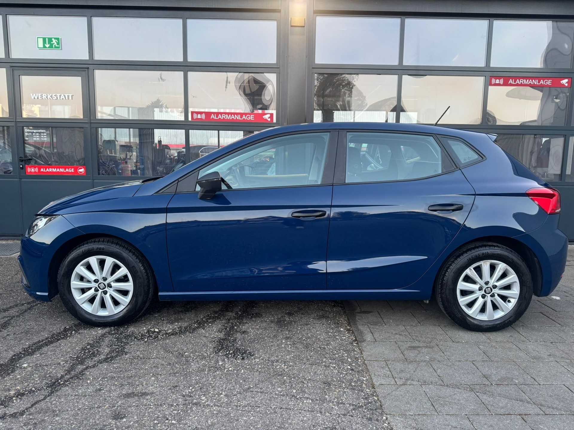 SEAT Ibiza 1.0 EcoTSI Reference-image-3