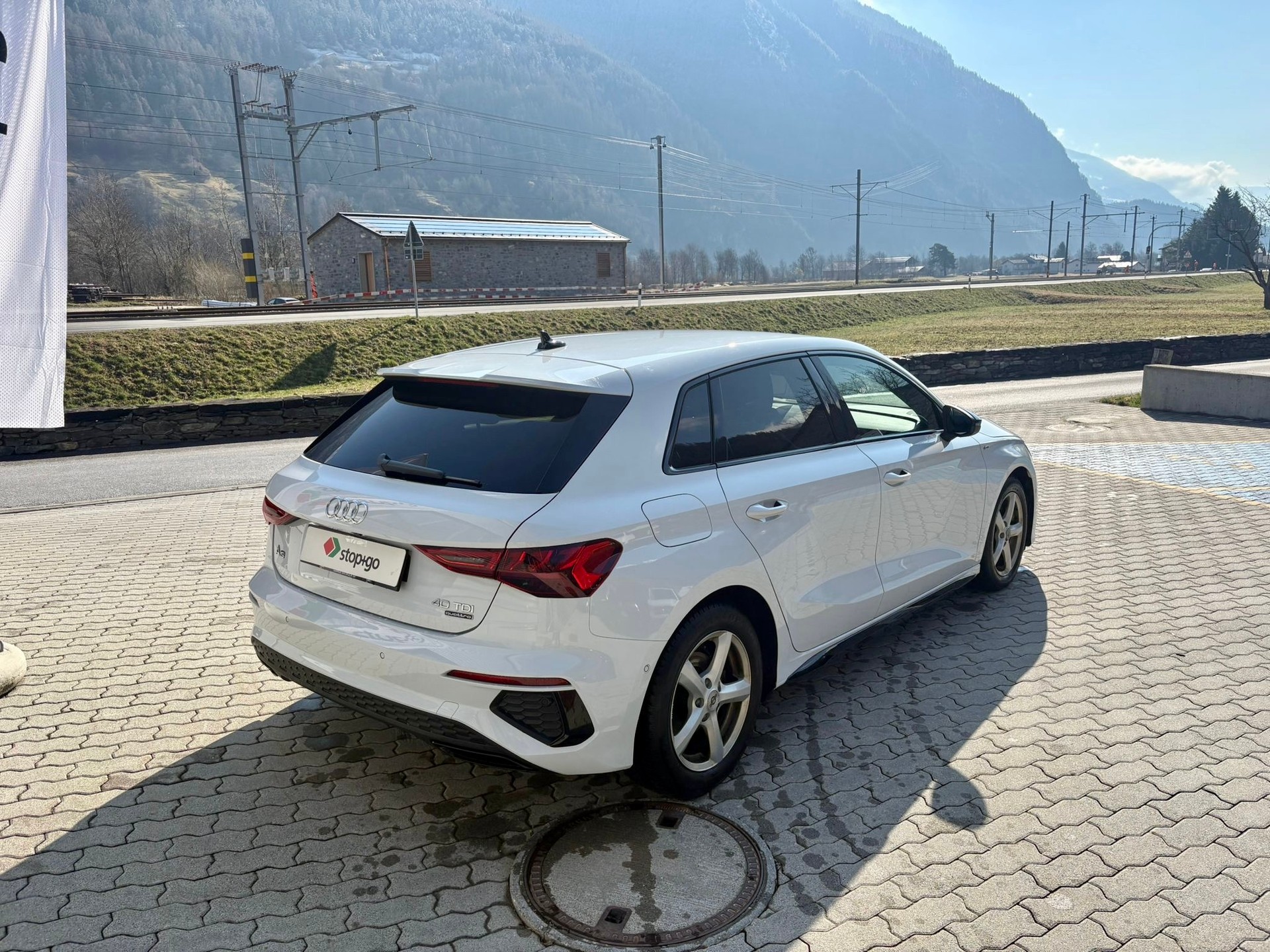 AUDI A3 Sportback 40 TDI S line S-tronic quattro-image-5
