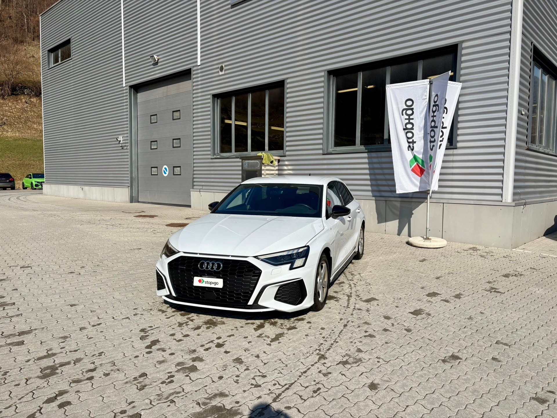 AUDI A3 Sportback 40 TDI S line S-tronic quattro-image-2