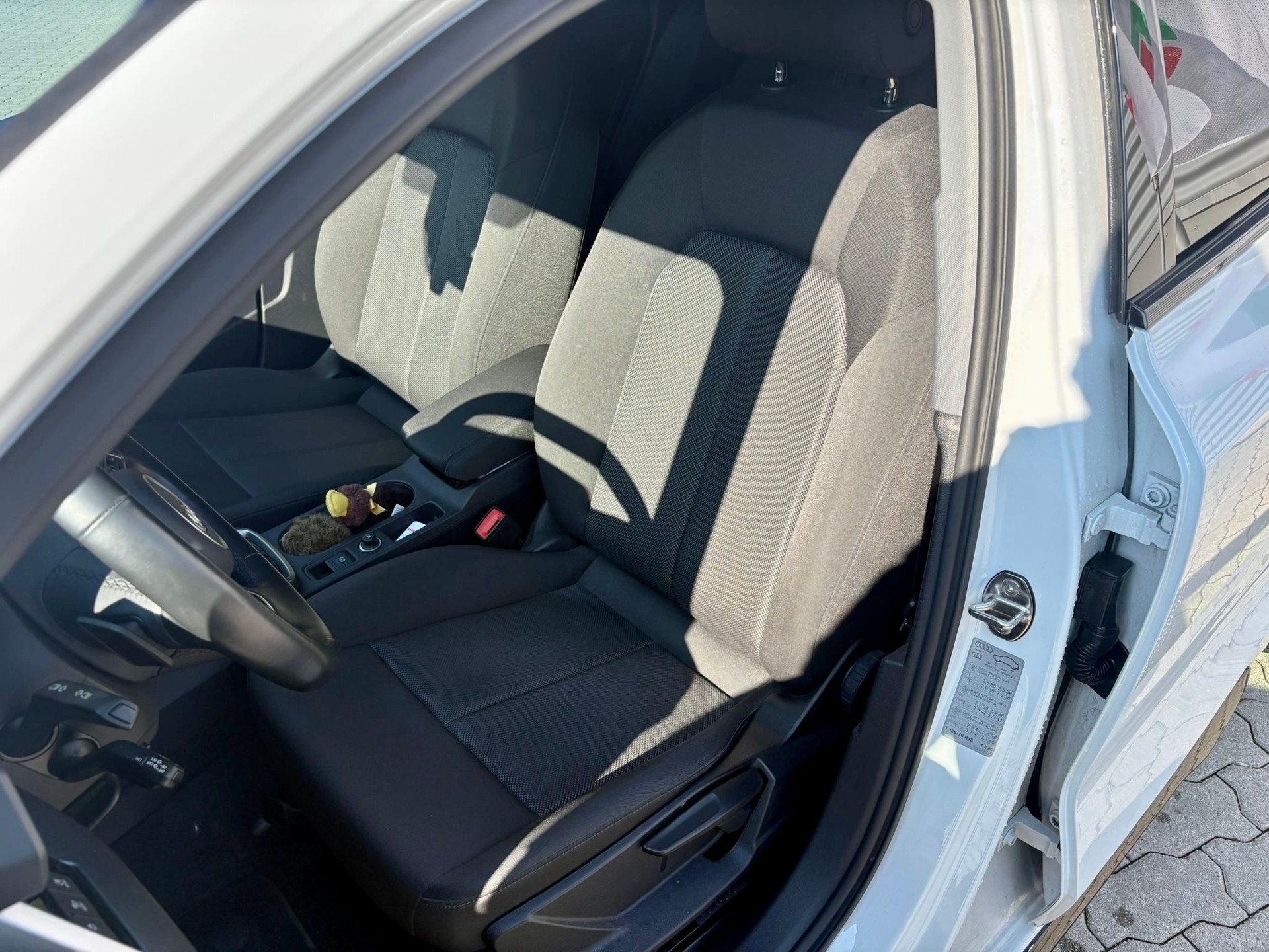 AUDI A3 Sportback 40 TDI S line S-tronic quattro-image-6