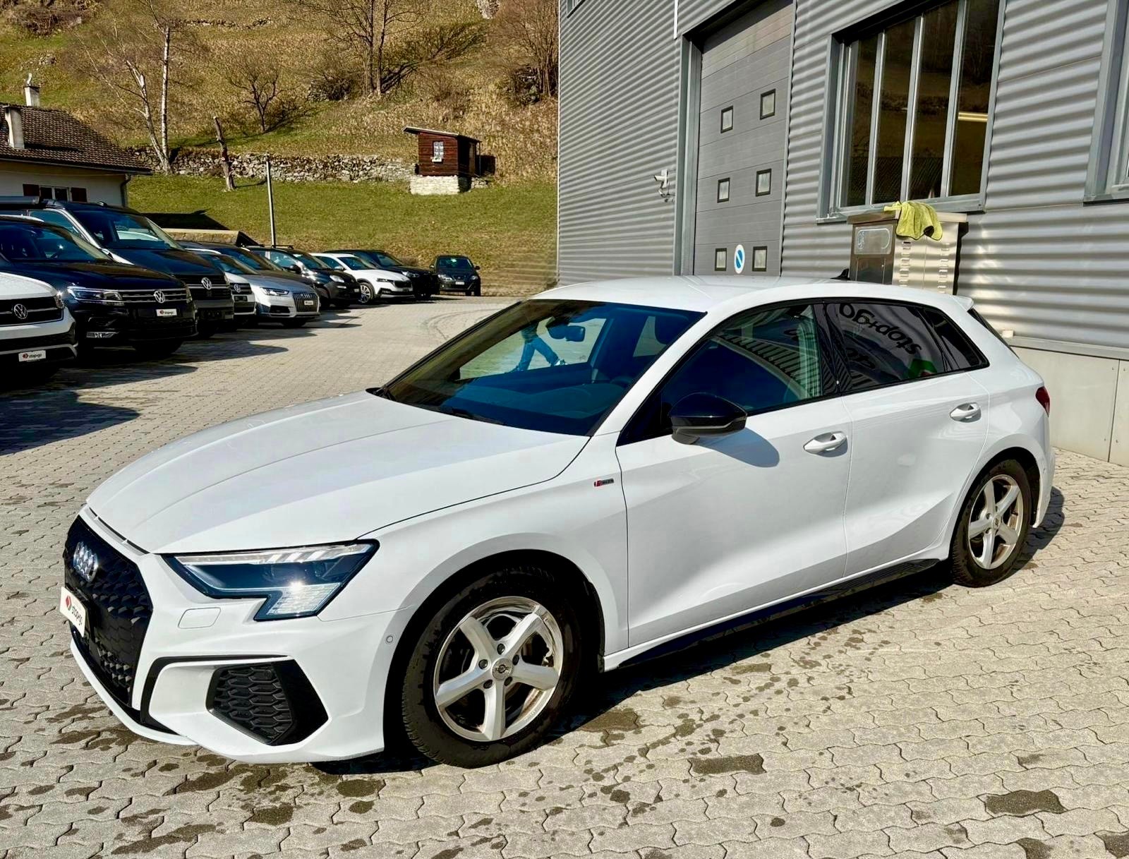 AUDI A3 Sportback 40 TDI S line S-tronic quattro-image-3
