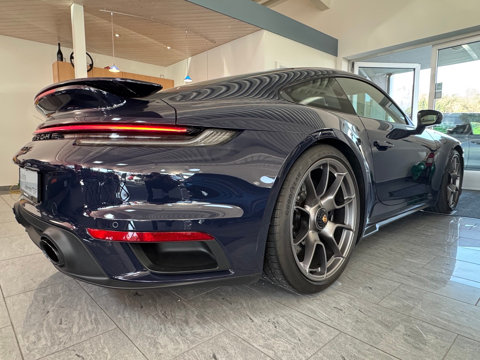 PORSCHE 911 Turbo S PDK-image-2