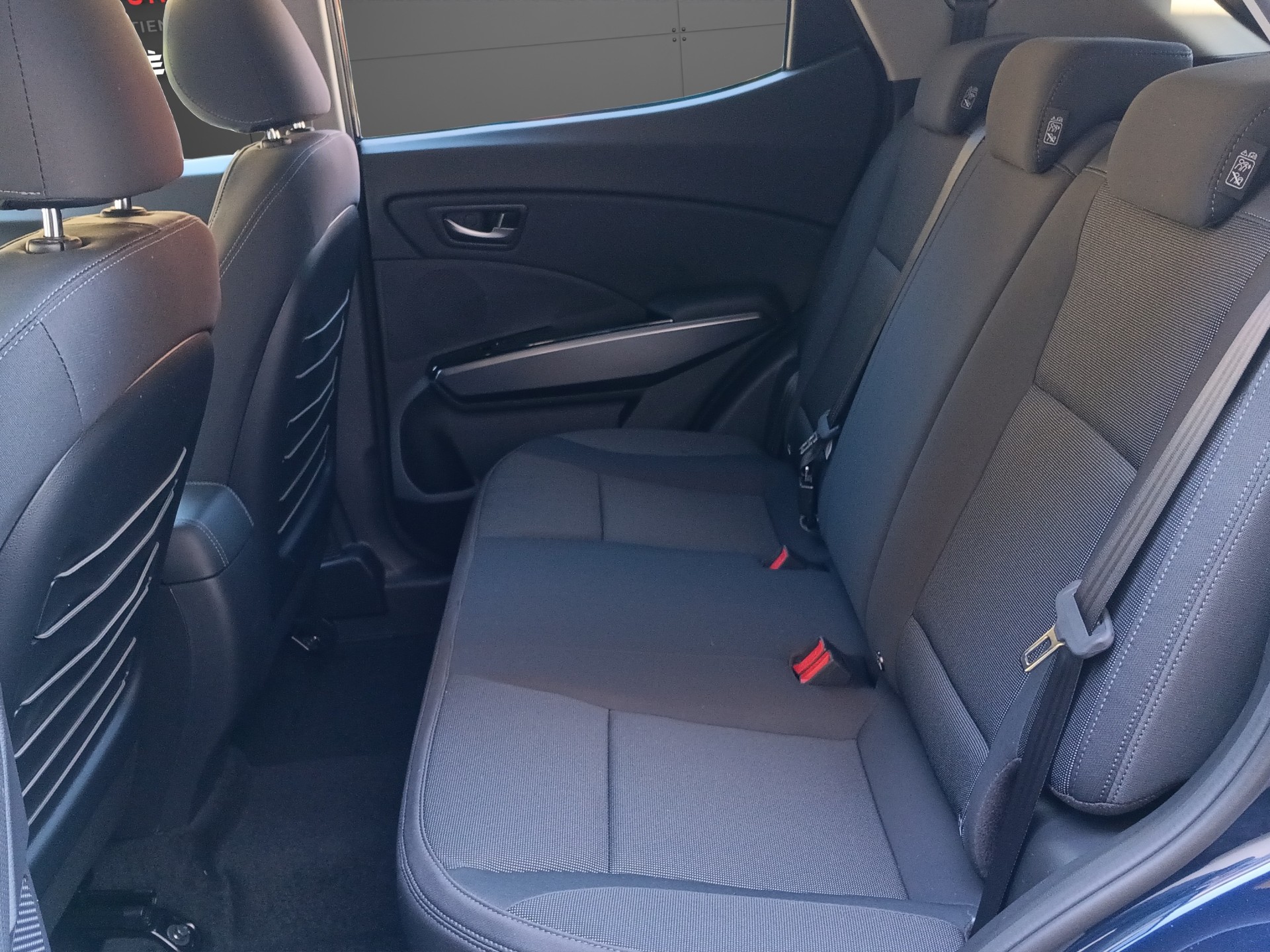 KGM-SsangYong Tivoli 1.5 T GDI Steel 4WD Automat-image-11