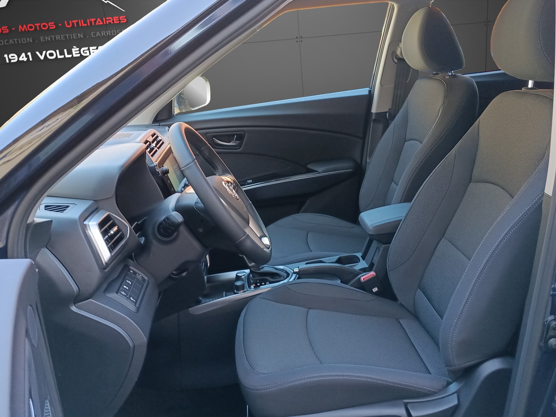 KGM-SsangYong Tivoli 1.5 T GDI Steel 4WD Automat-image-8