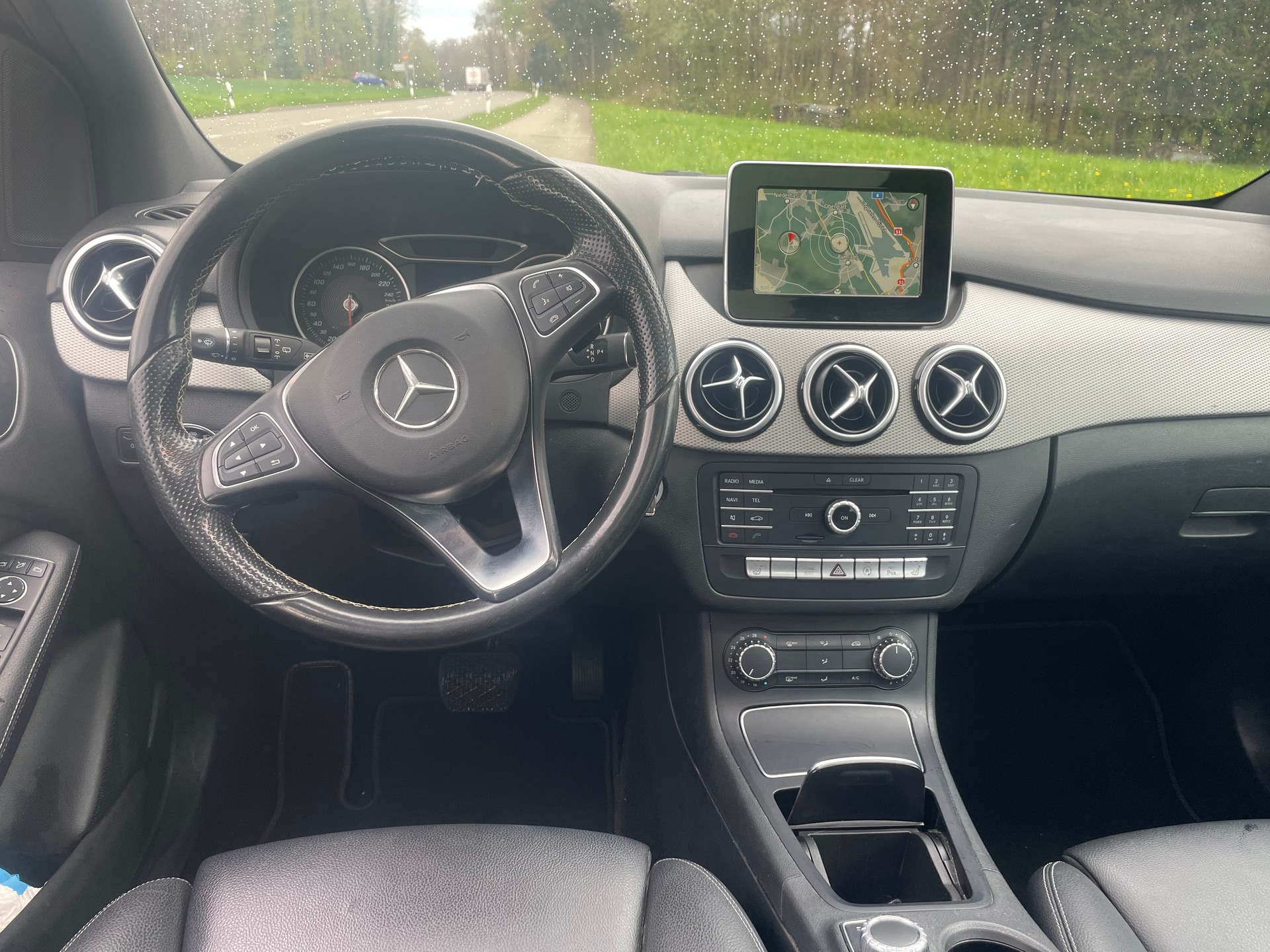 MERCEDES-BENZ B 200 CDI Style 4Matic 7G-DCT-image-10