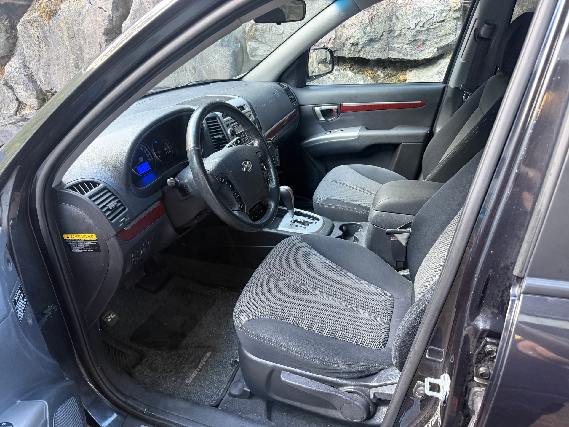 HYUNDAI Santa Fe 2.2 CRDi Style 4WD Automatic-image-6