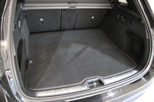 MERCEDES-BENZ GLC 200 4Matic 9G-Tronic-image-11