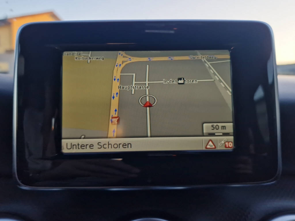 MERCEDES-BENZ A 180 Urban-image-12