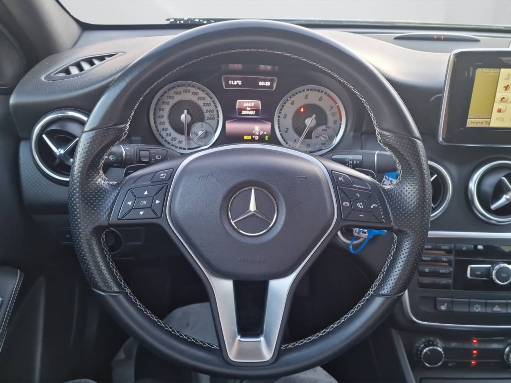 MERCEDES-BENZ A 180 Urban-image-14