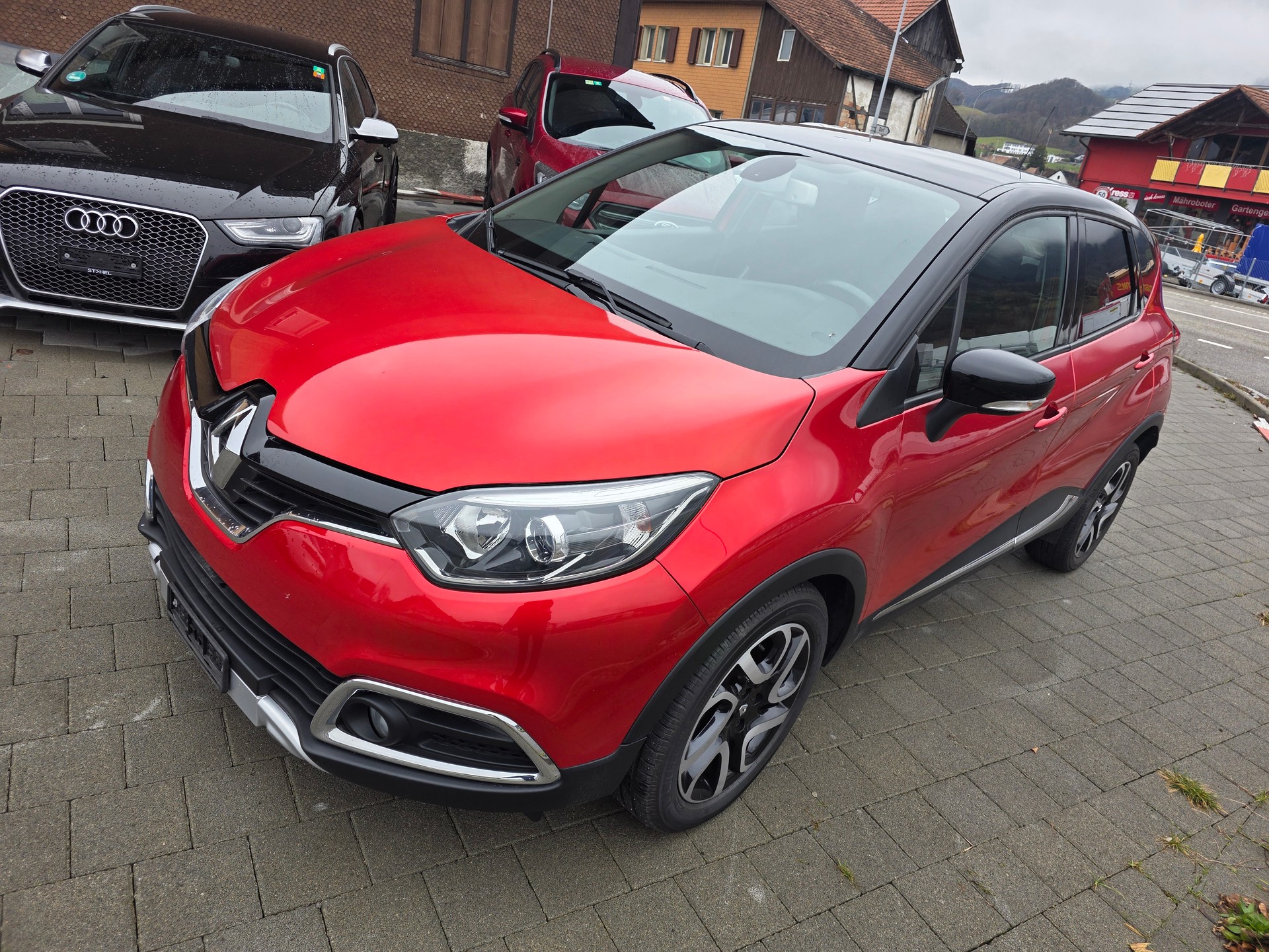 RENAULT Captur 1.2 T 16V Initiale Paris EDC Frisch ab mfk-image-12