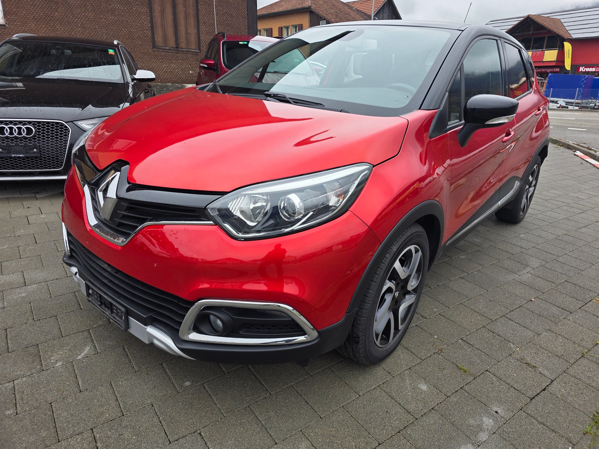 RENAULT Captur 1.2 T 16V Initiale Paris EDC Frisch ab mfk-image-9