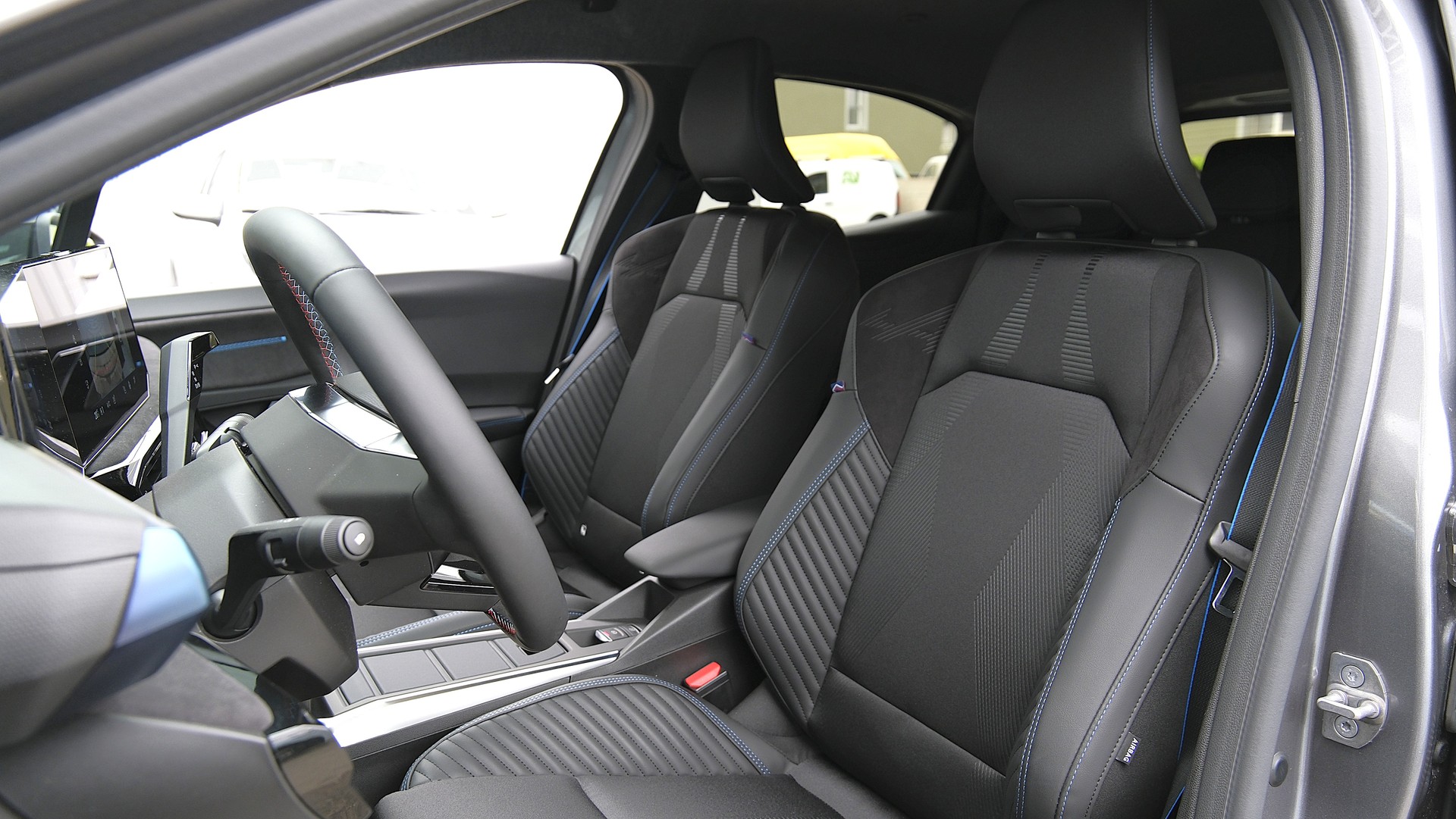 RENAULT Clio 1.8 E-Tech Esprit Alpine " Vollausstattung "-image-4