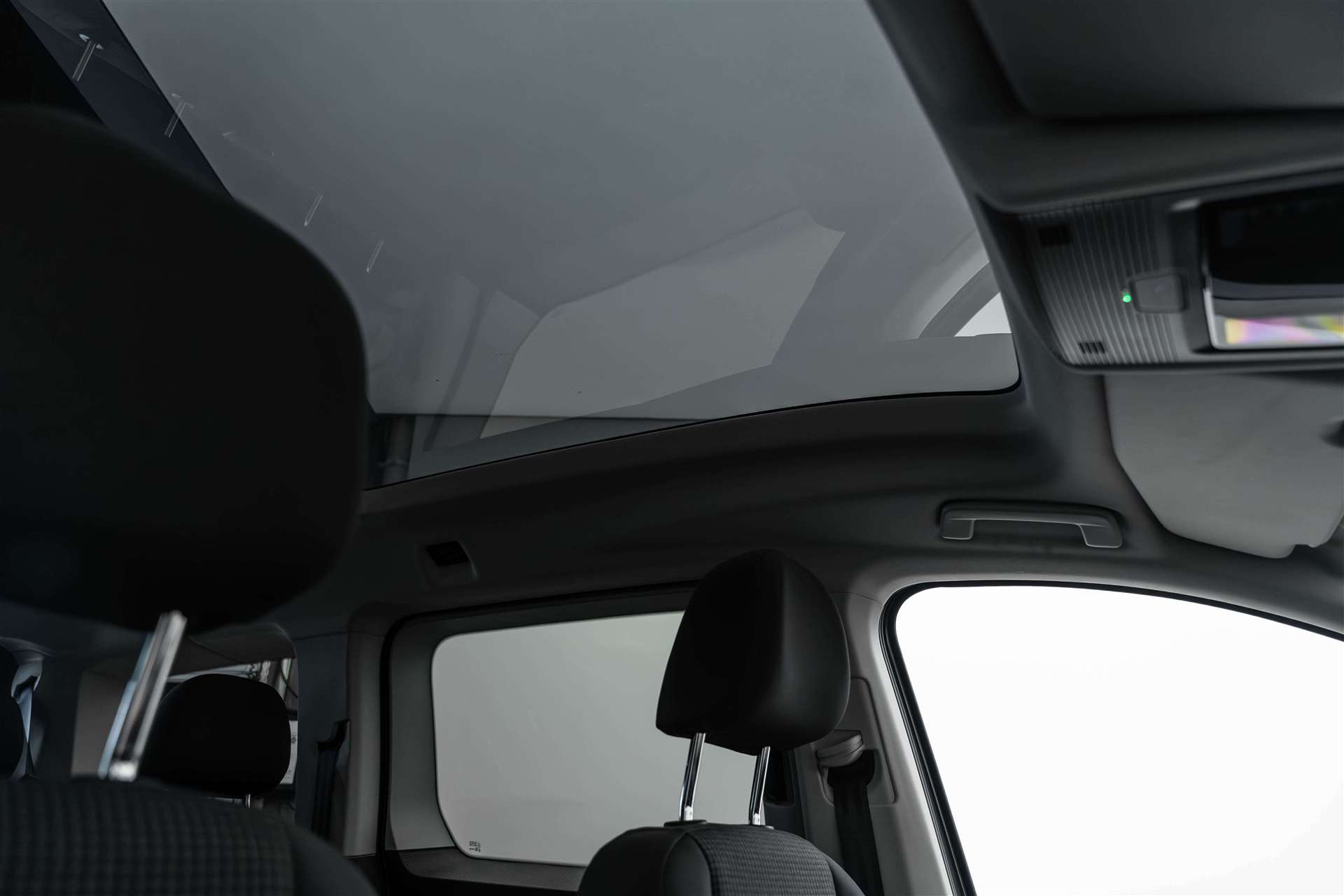VW Caddy Maxi 2.0 TDi 4Motion 7-Plätzer-image-12