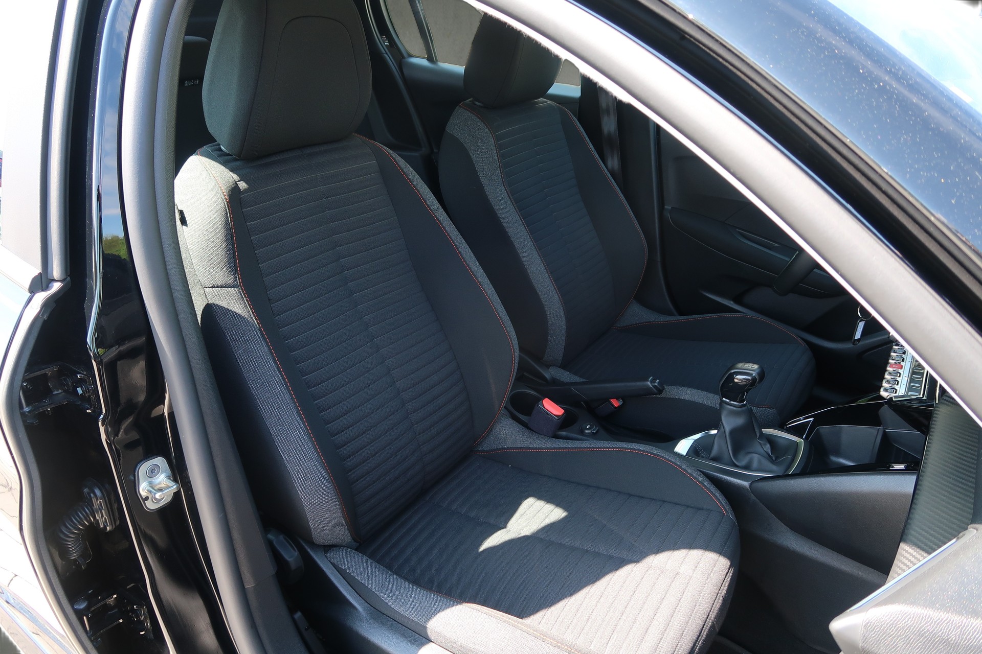 PEUGEOT 208 1.2 PureTech Active-image-13