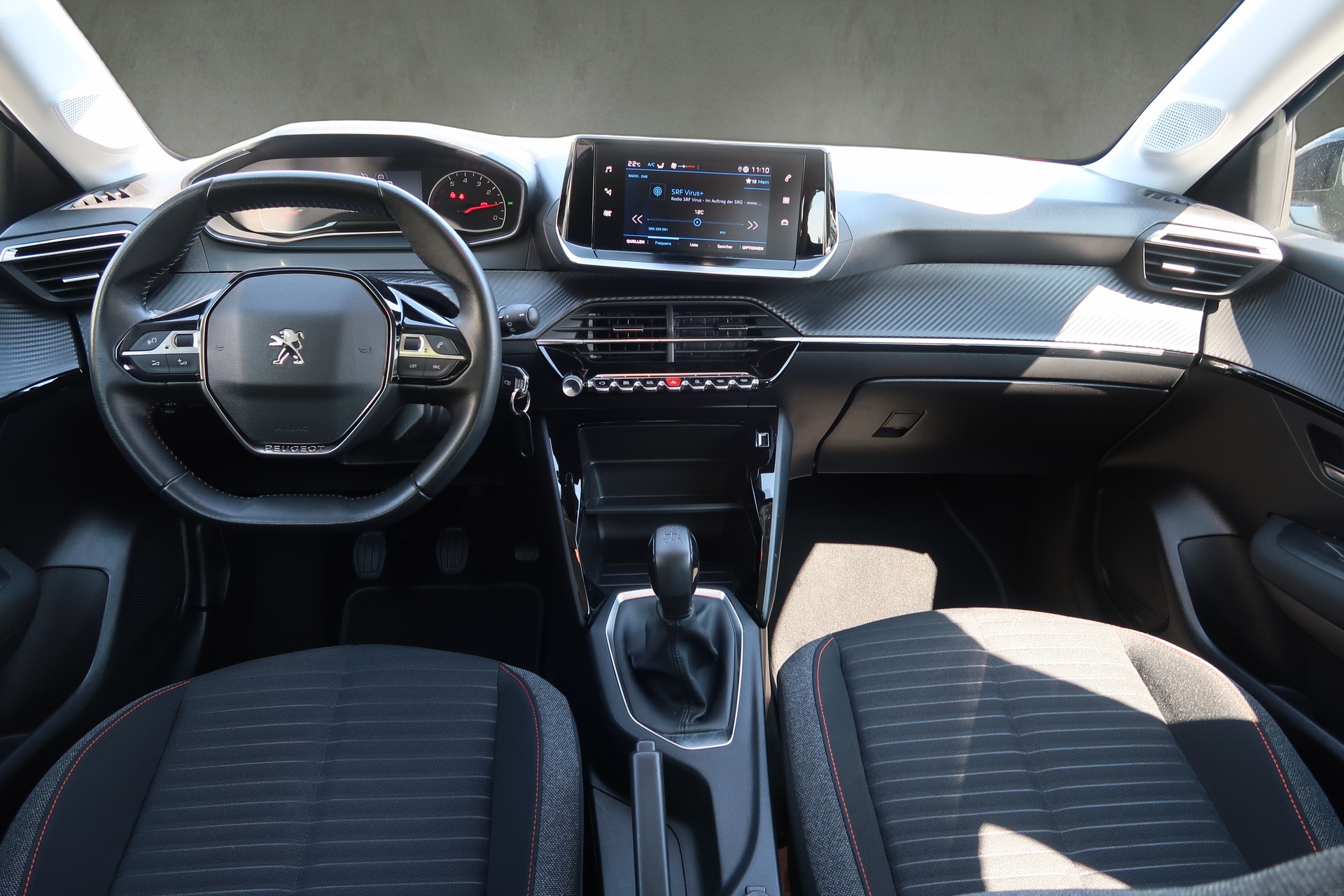 PEUGEOT 208 1.2 PureTech Active-image-10
