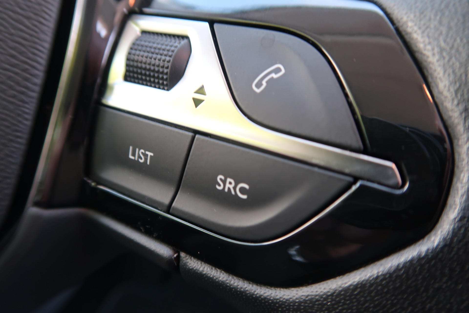 PEUGEOT 208 1.2 PureTech Active-image-16