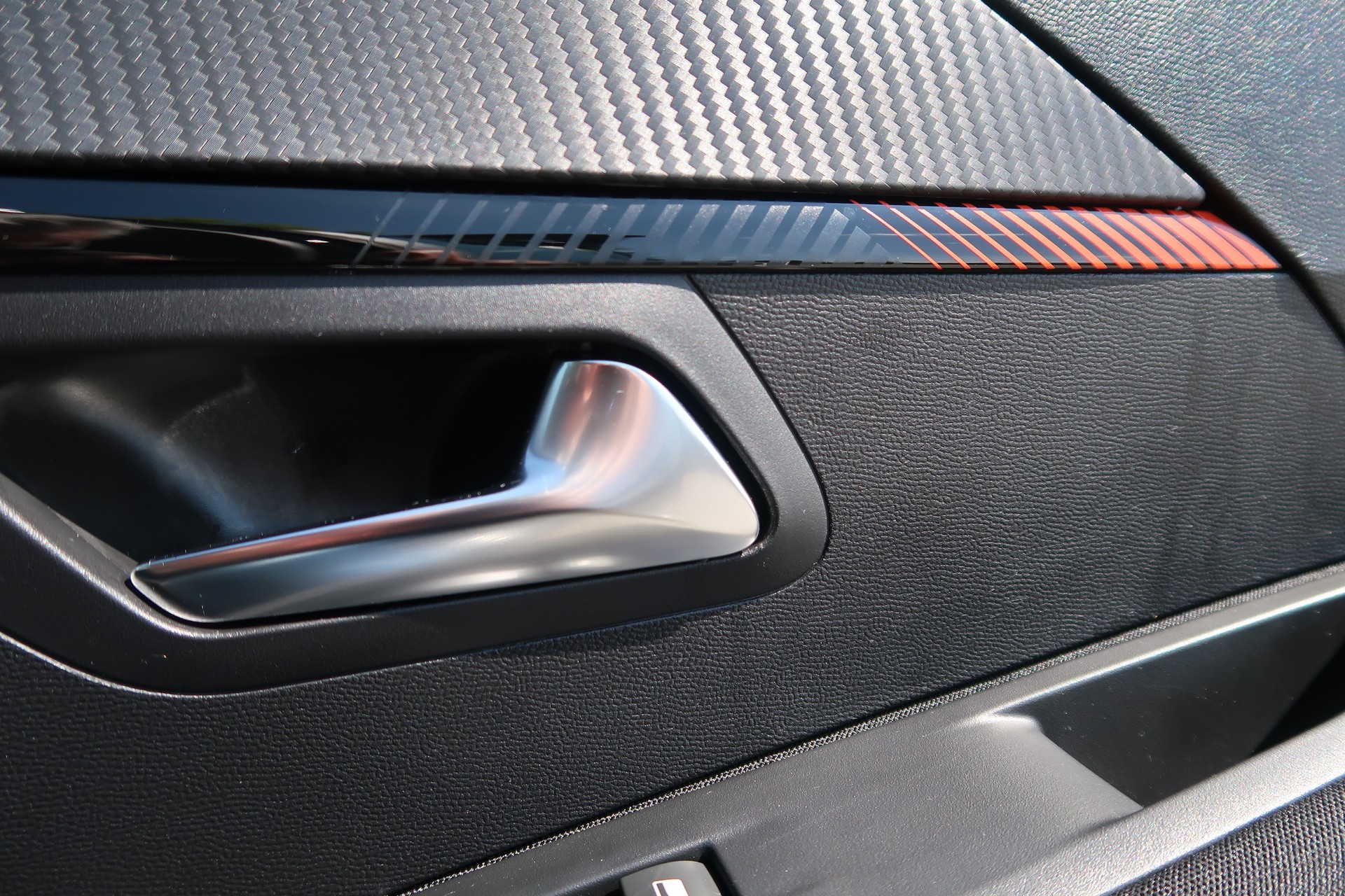 PEUGEOT 208 1.2 PureTech Active-image-18