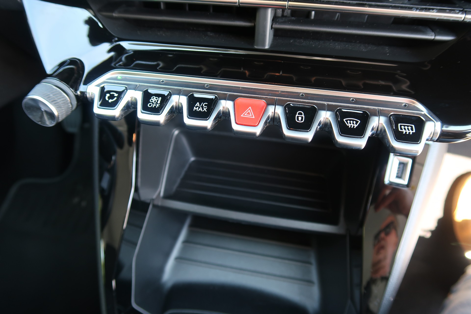 PEUGEOT 208 1.2 PureTech Active-image-14