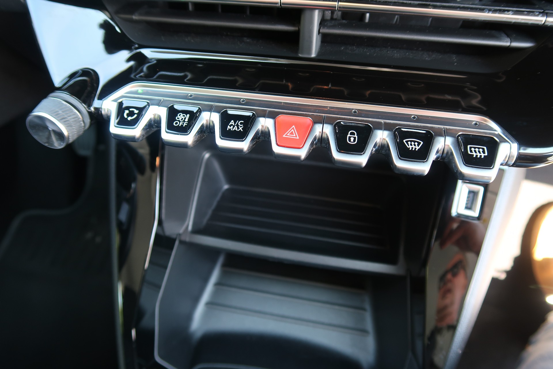 PEUGEOT 208 1.2 PureTech Active-image-14