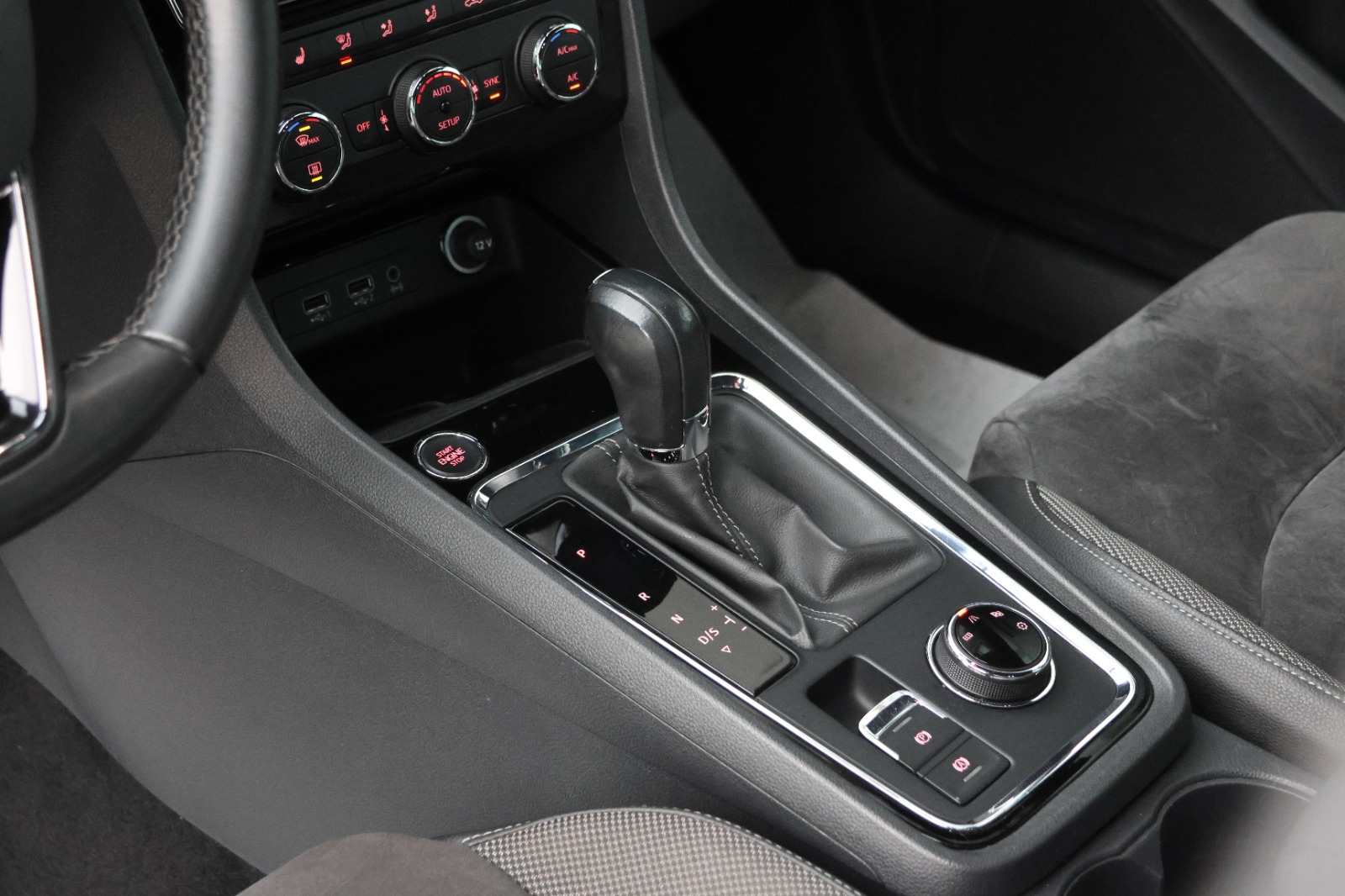 SEAT Ateca 1.4 TSI Style DSG (CH)-image-10