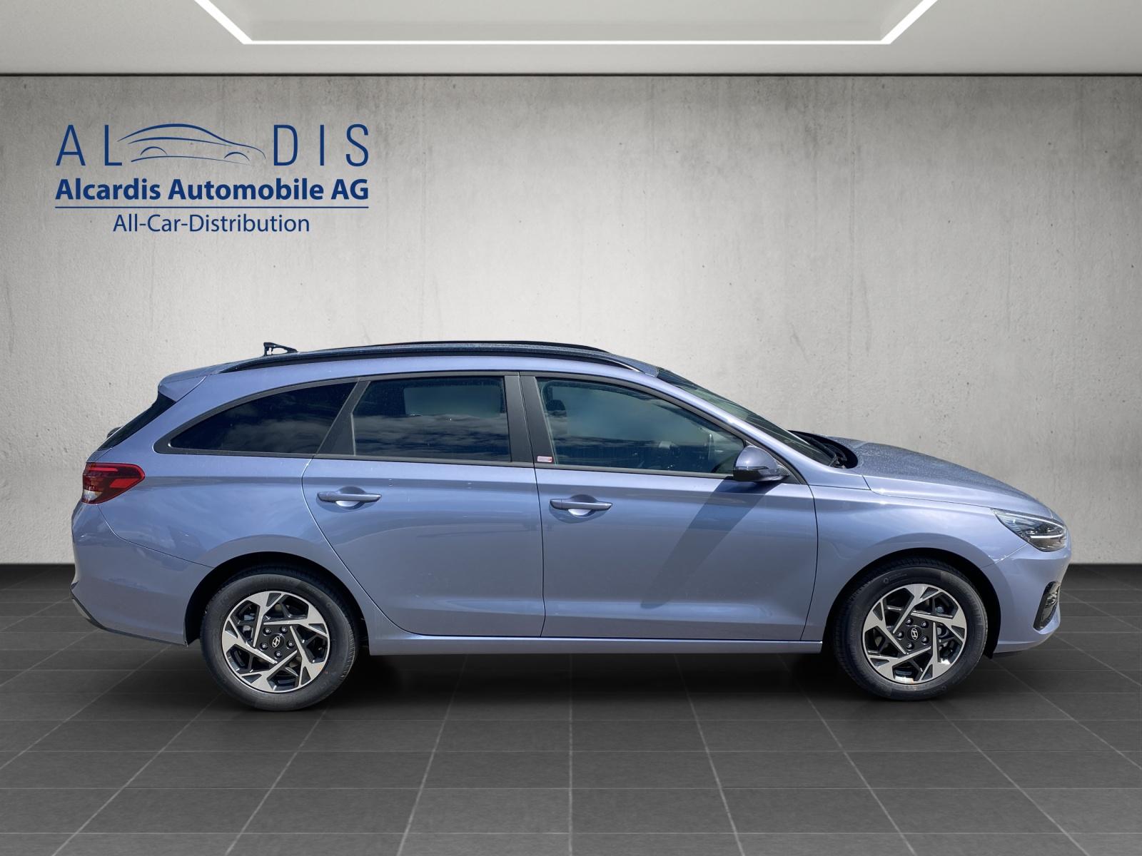 HYUNDAI i30 Wagon 1.5 T-GDi Amplia-image-2