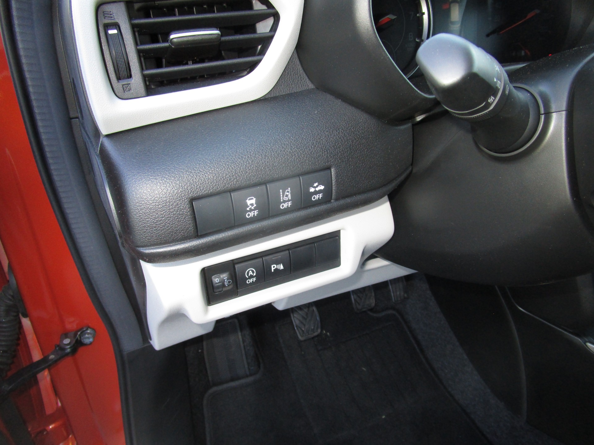 SUZUKI Swift 1.2 Compact Top Hybrid 4x4-image-9