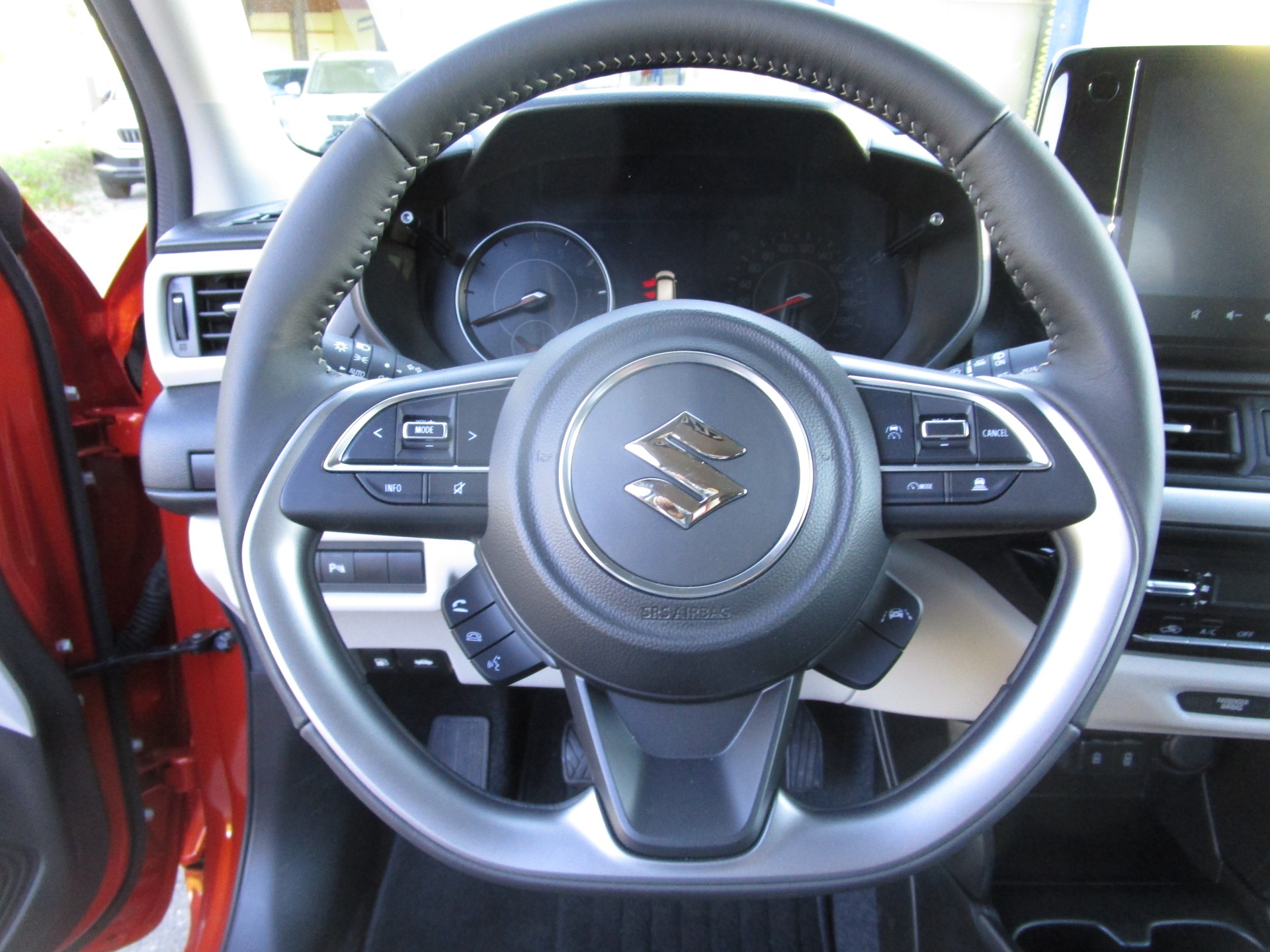 SUZUKI Swift 1.2 Compact Top Hybrid 4x4-image-12
