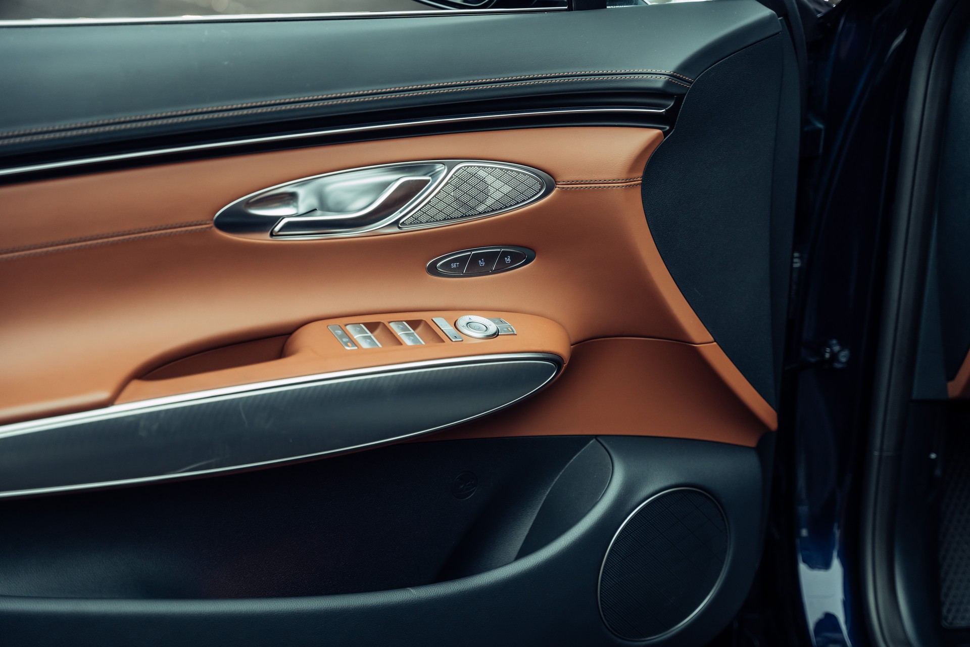 GENESIS GV70 2.2 CRDI Luxury AT8 AWD-image-11