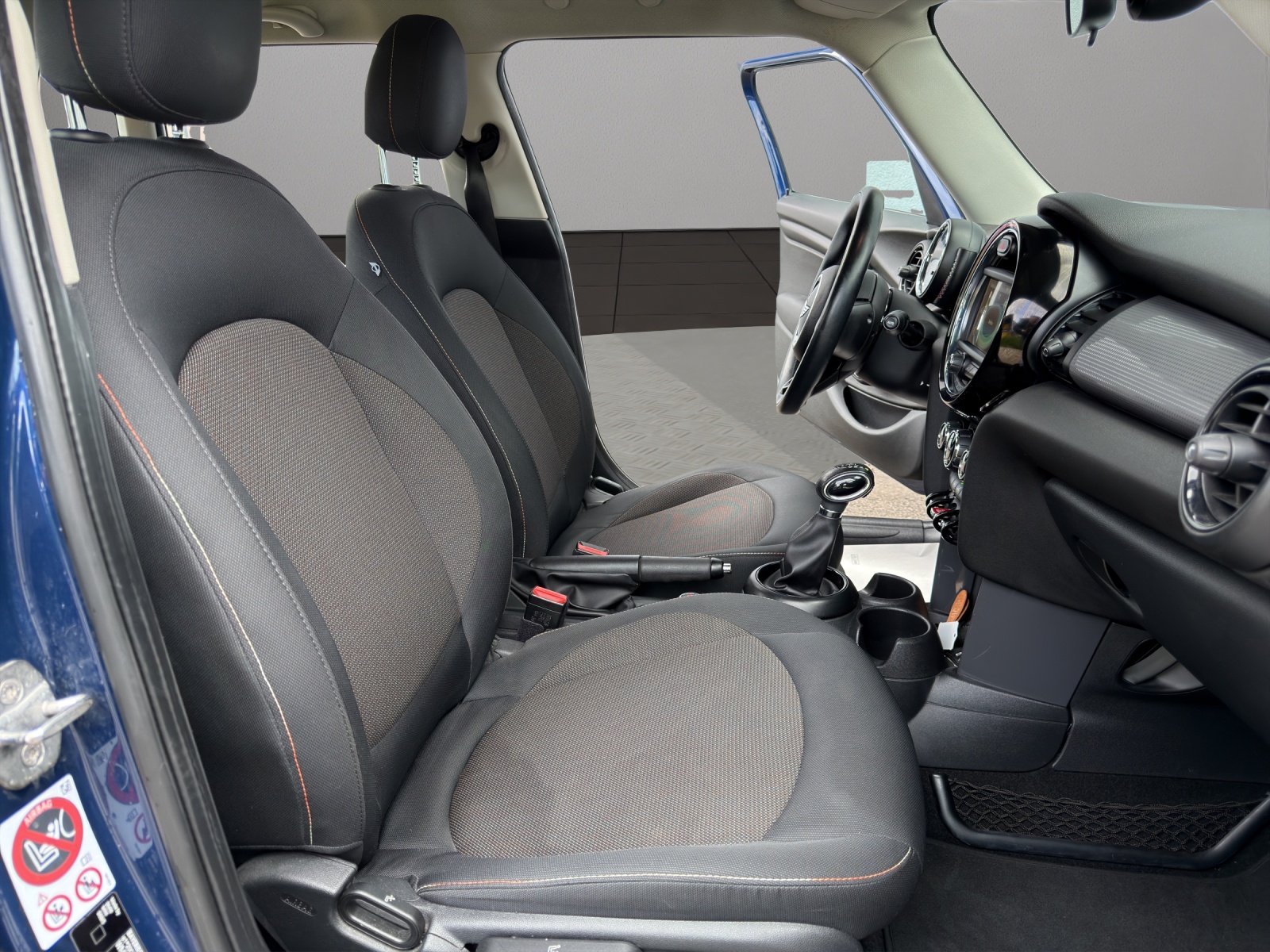 MINI Cooper Steptronic-image-16