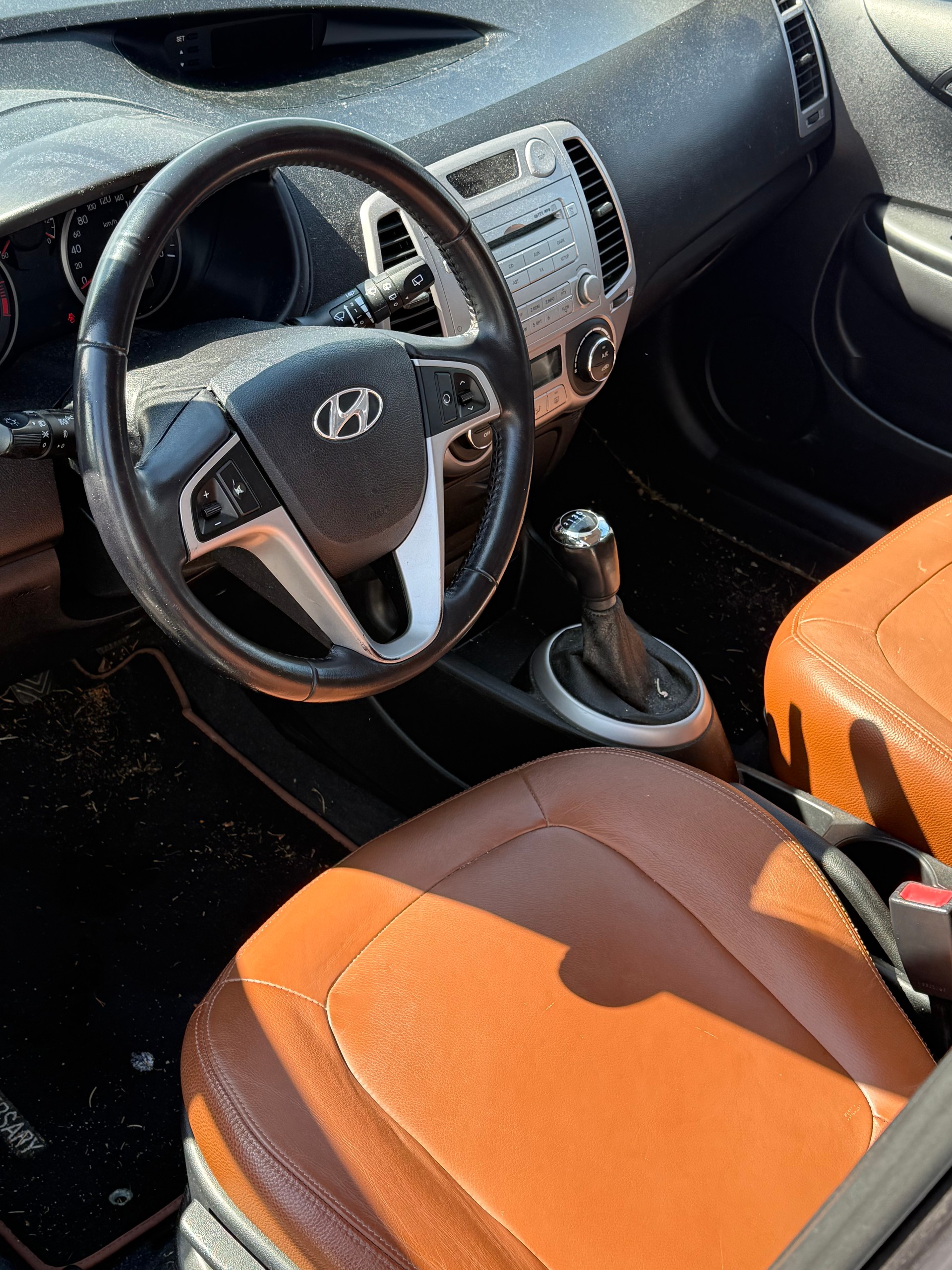 HYUNDAI i20 1.6 Premium-image-6
