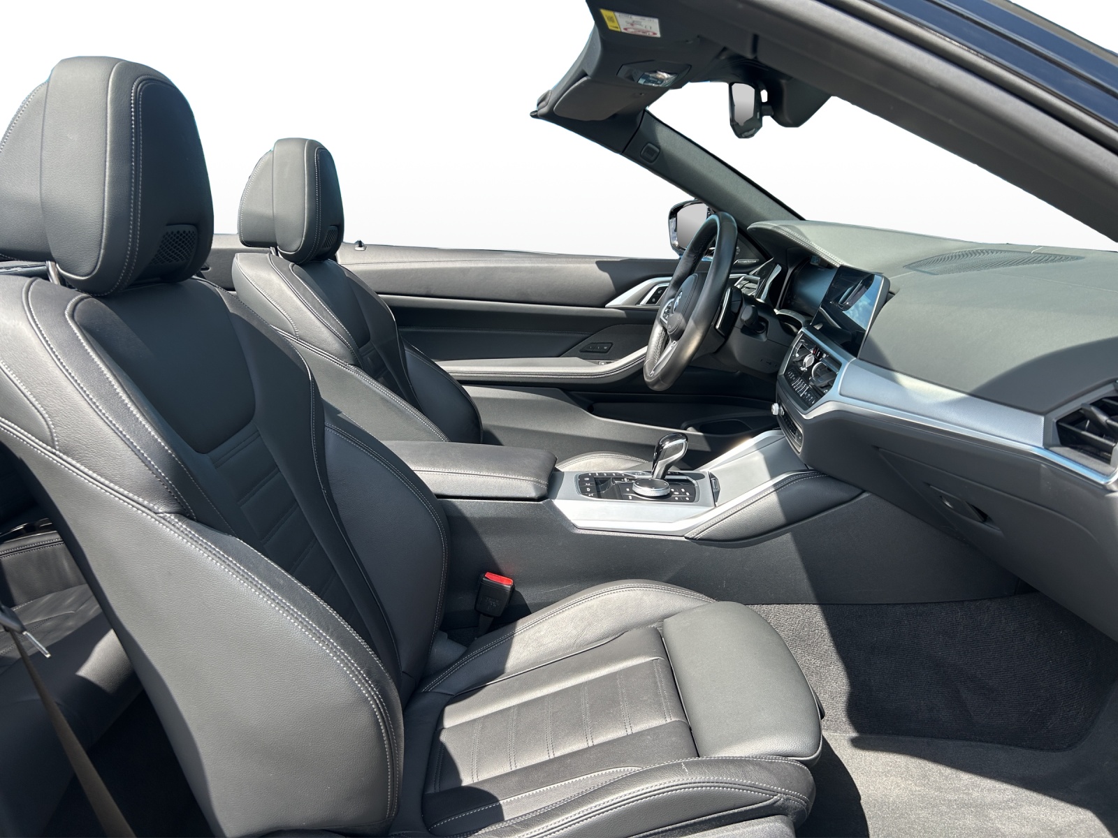 BMW M440i xDrive Cabrio 48V-image-11