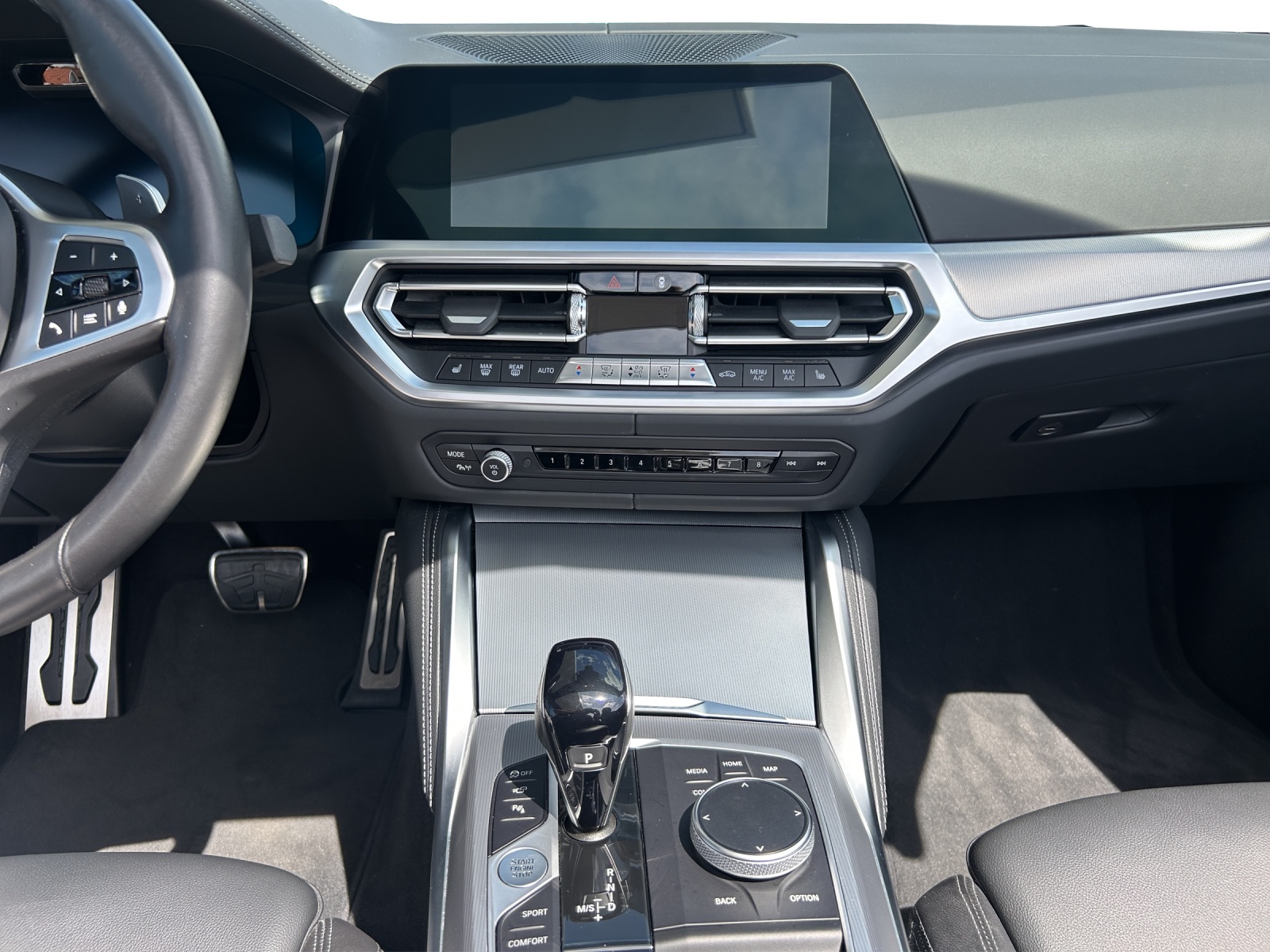 BMW M440i xDrive Cabrio 48V-image-18
