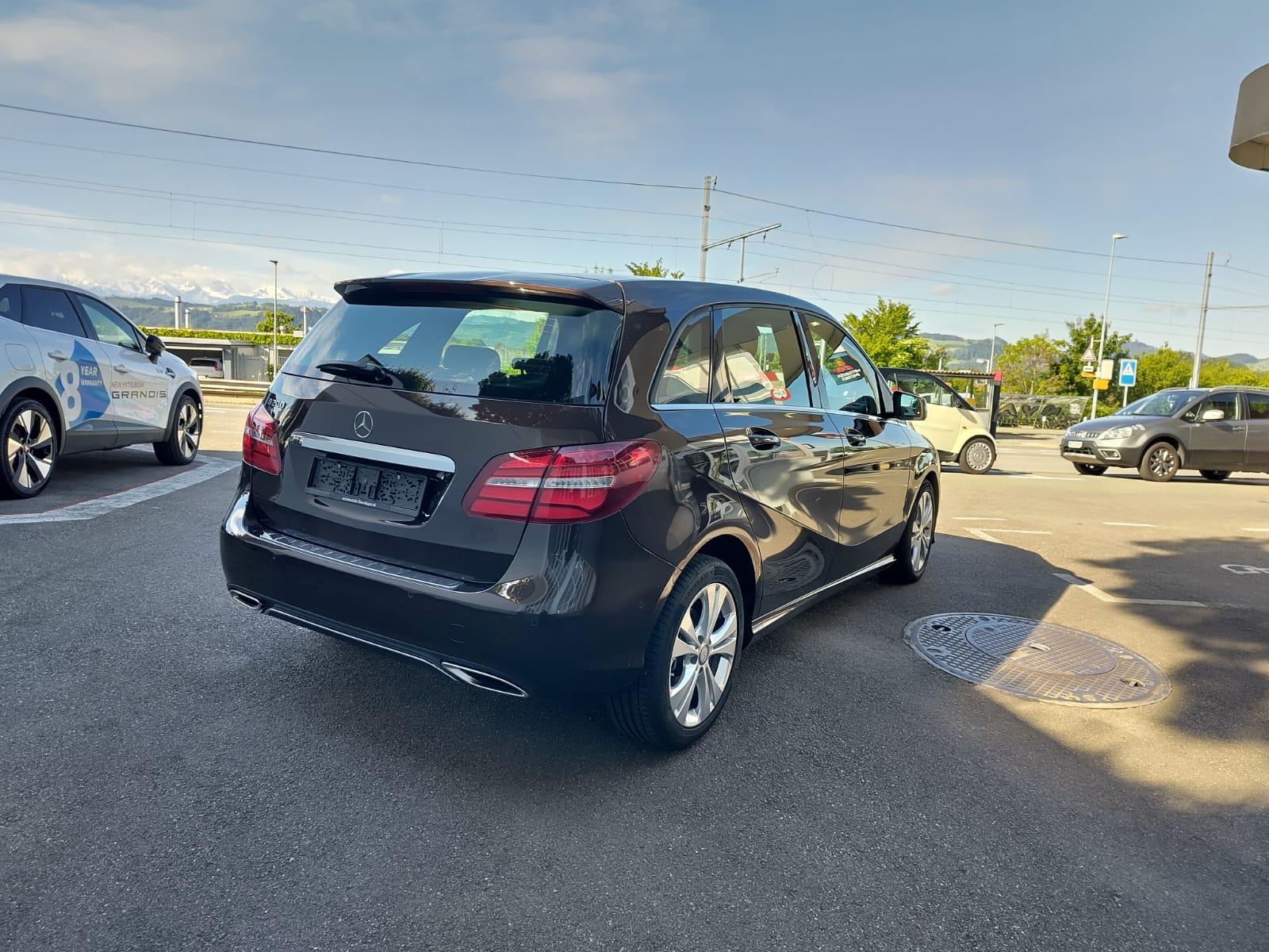 MERCEDES-BENZ B 200 Urban-image-4