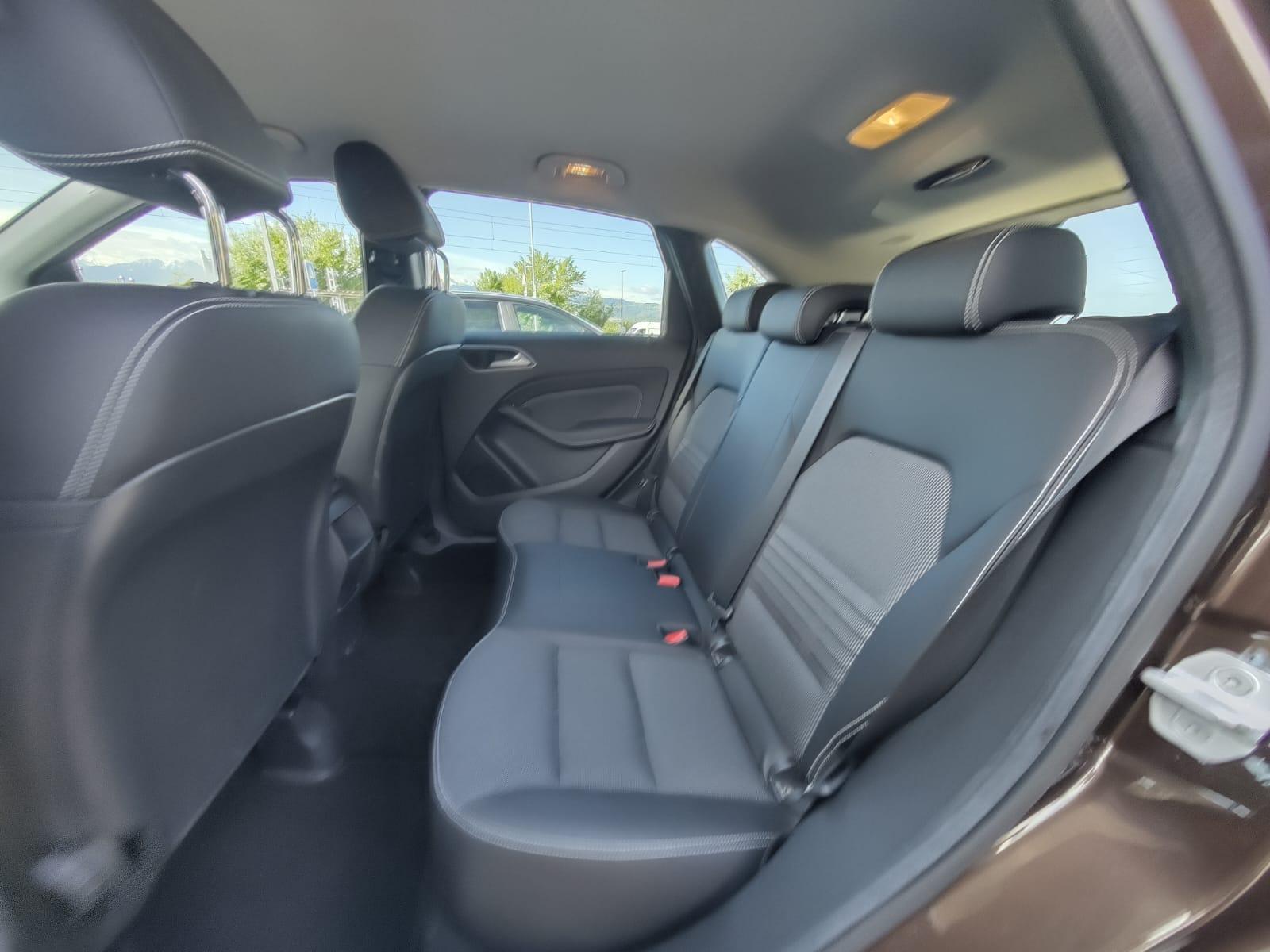 MERCEDES-BENZ B 200 Urban-image-9