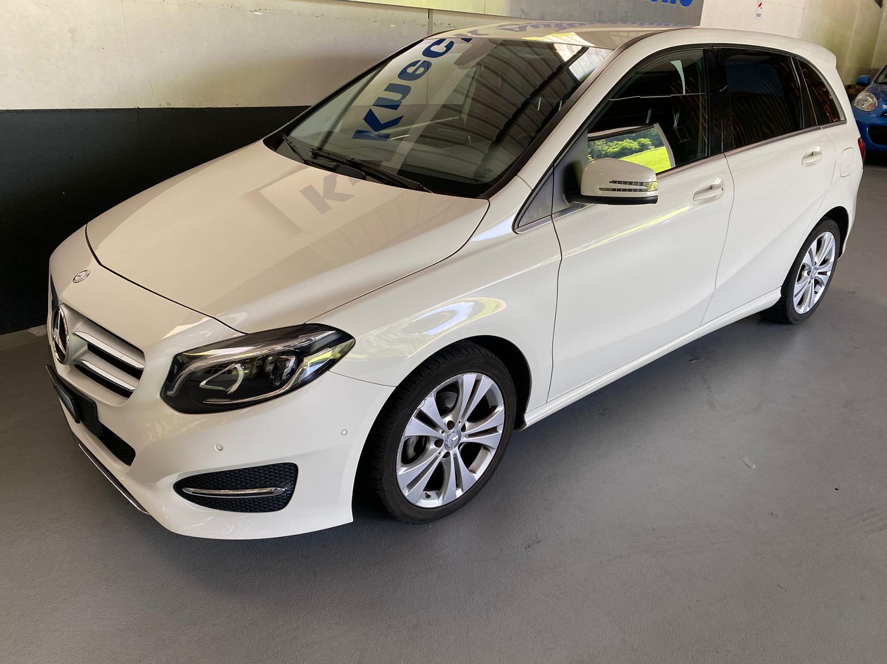 MERCEDES-BENZ B 180 d AMG Line-showroom-element-2