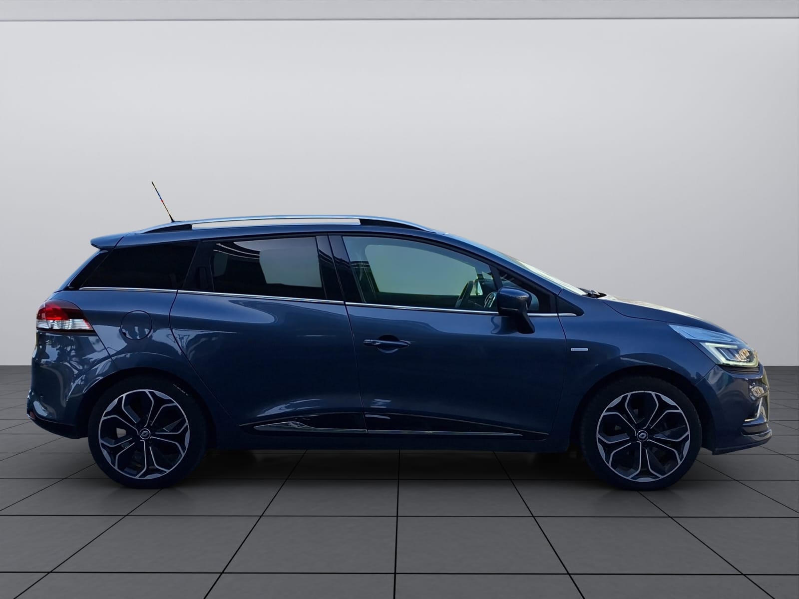 RENAULT Clio Grandtour 1.2 16V T Intens-image-7