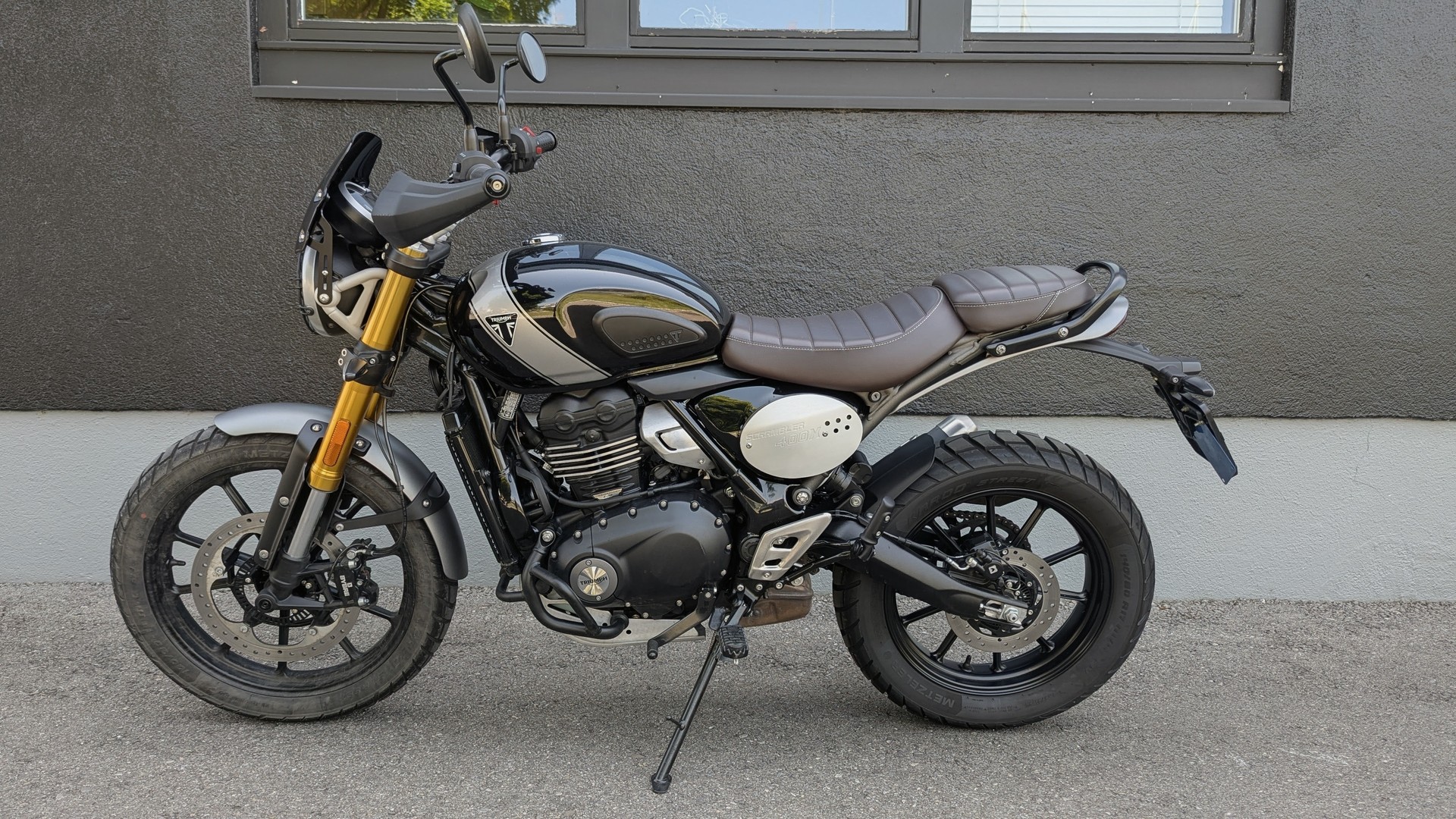 TRIUMPH Scrambler 400 X-showroom-element-1