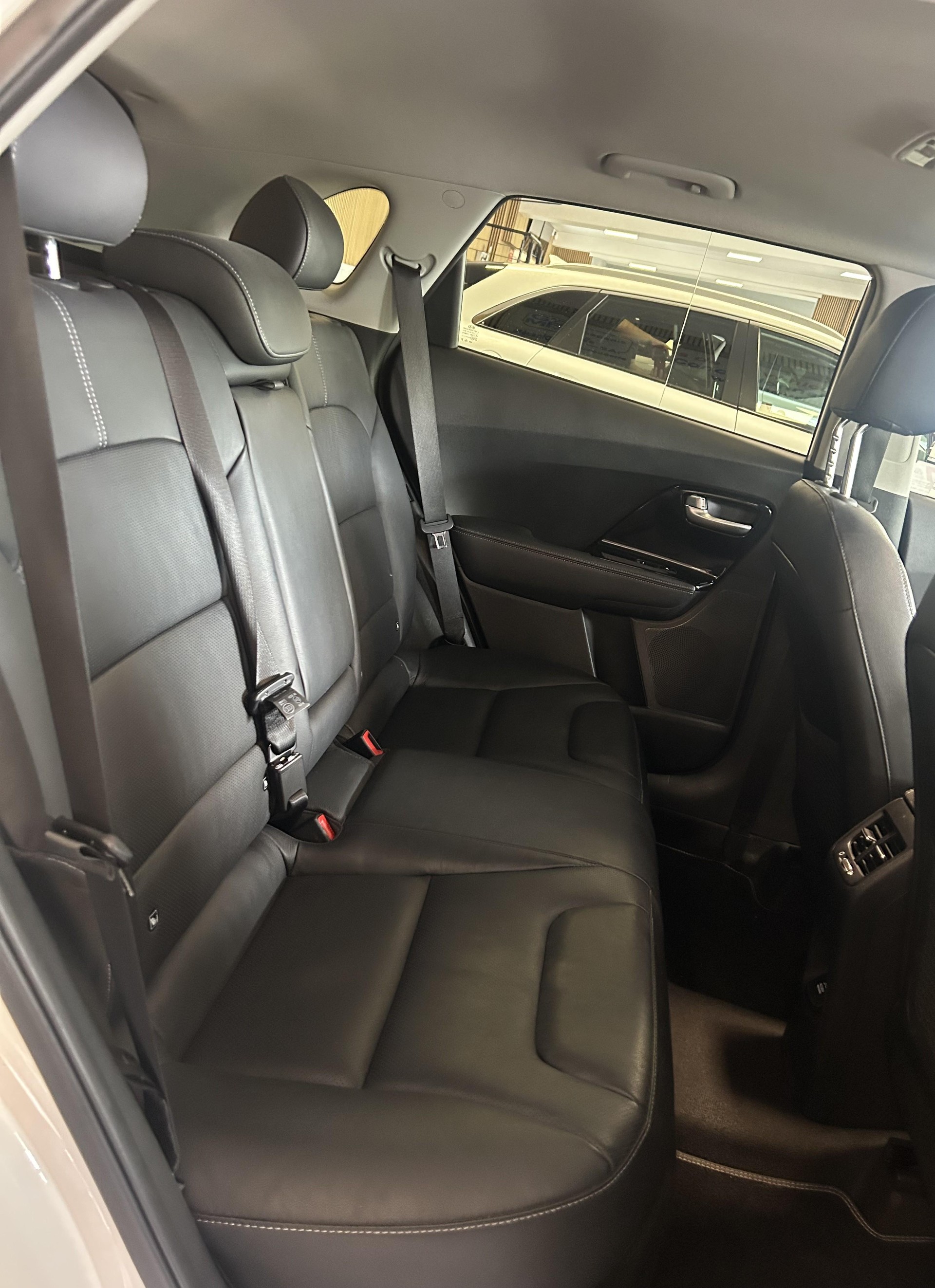 KIA Niro 1.6 GDi Plug-in Hybrid-image-16
